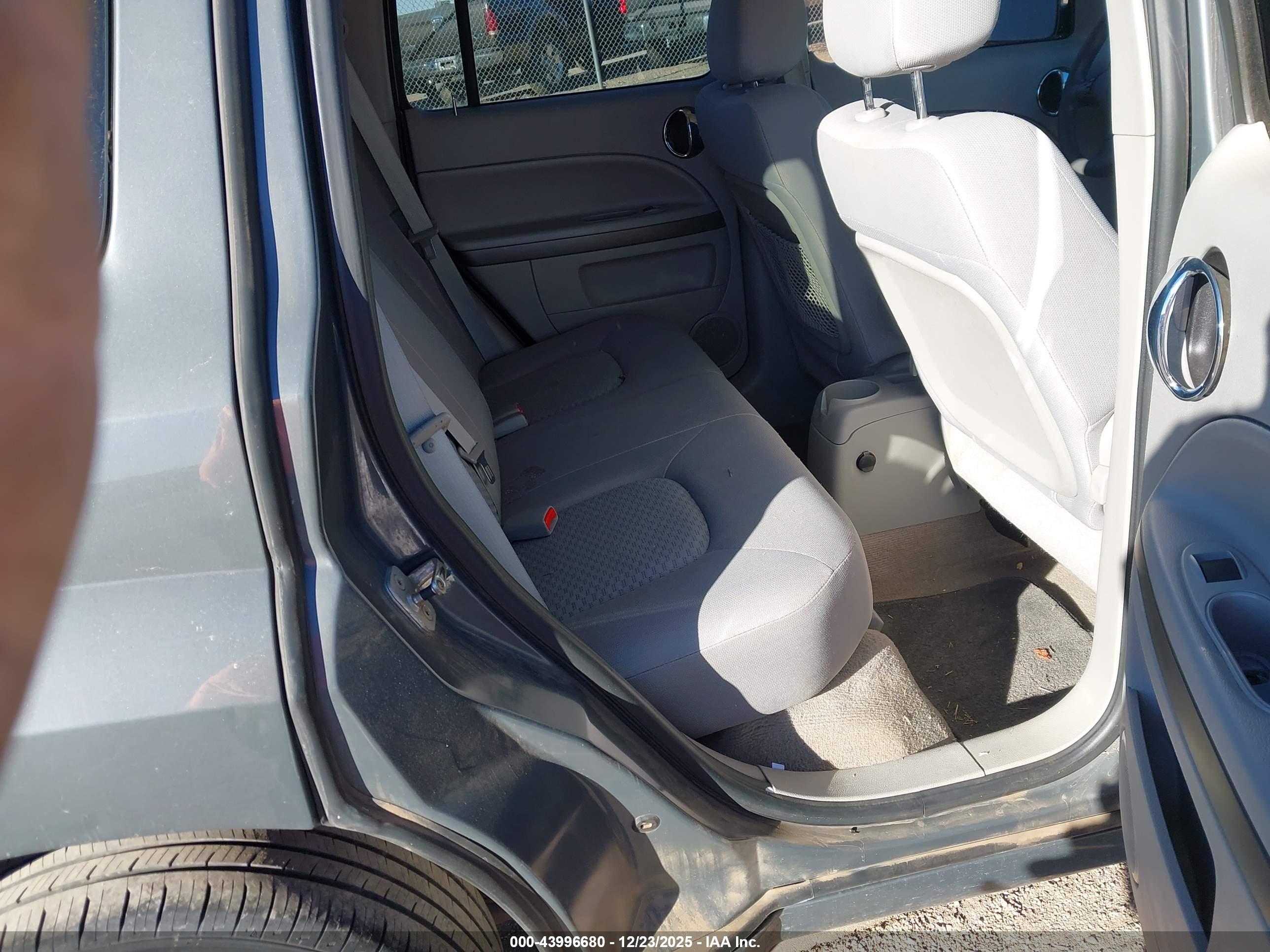 CHEVROLET HHR image 8