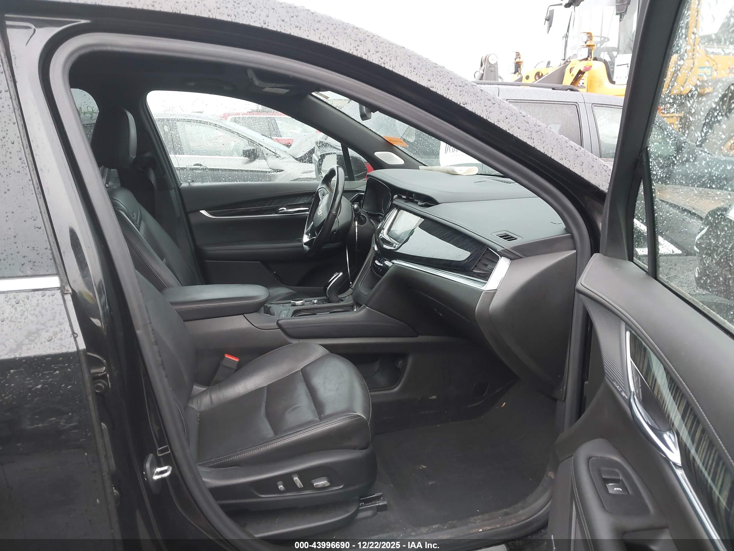 CADILLAC XT6 image 5