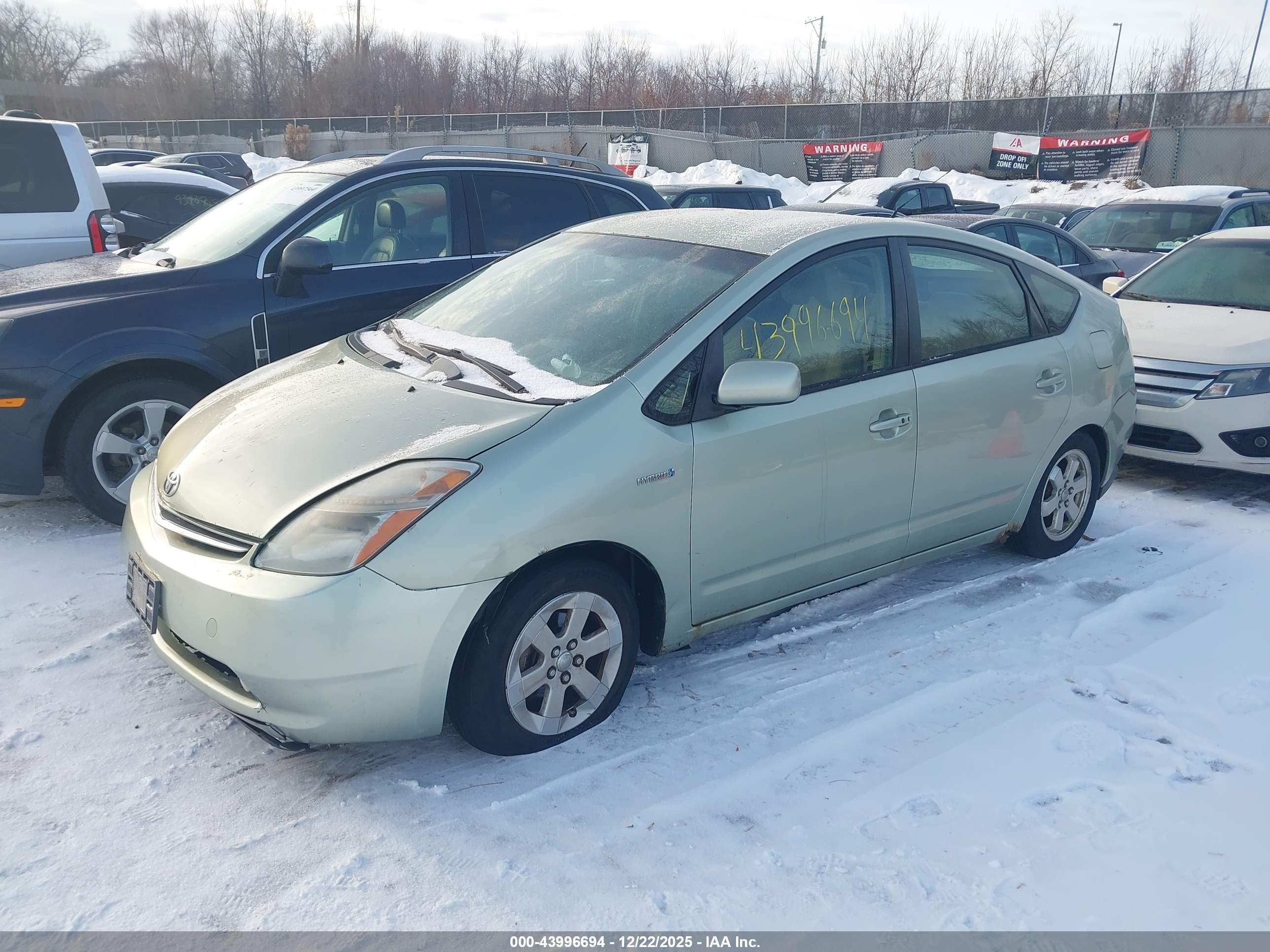 TOYOTA PRIUS image 2