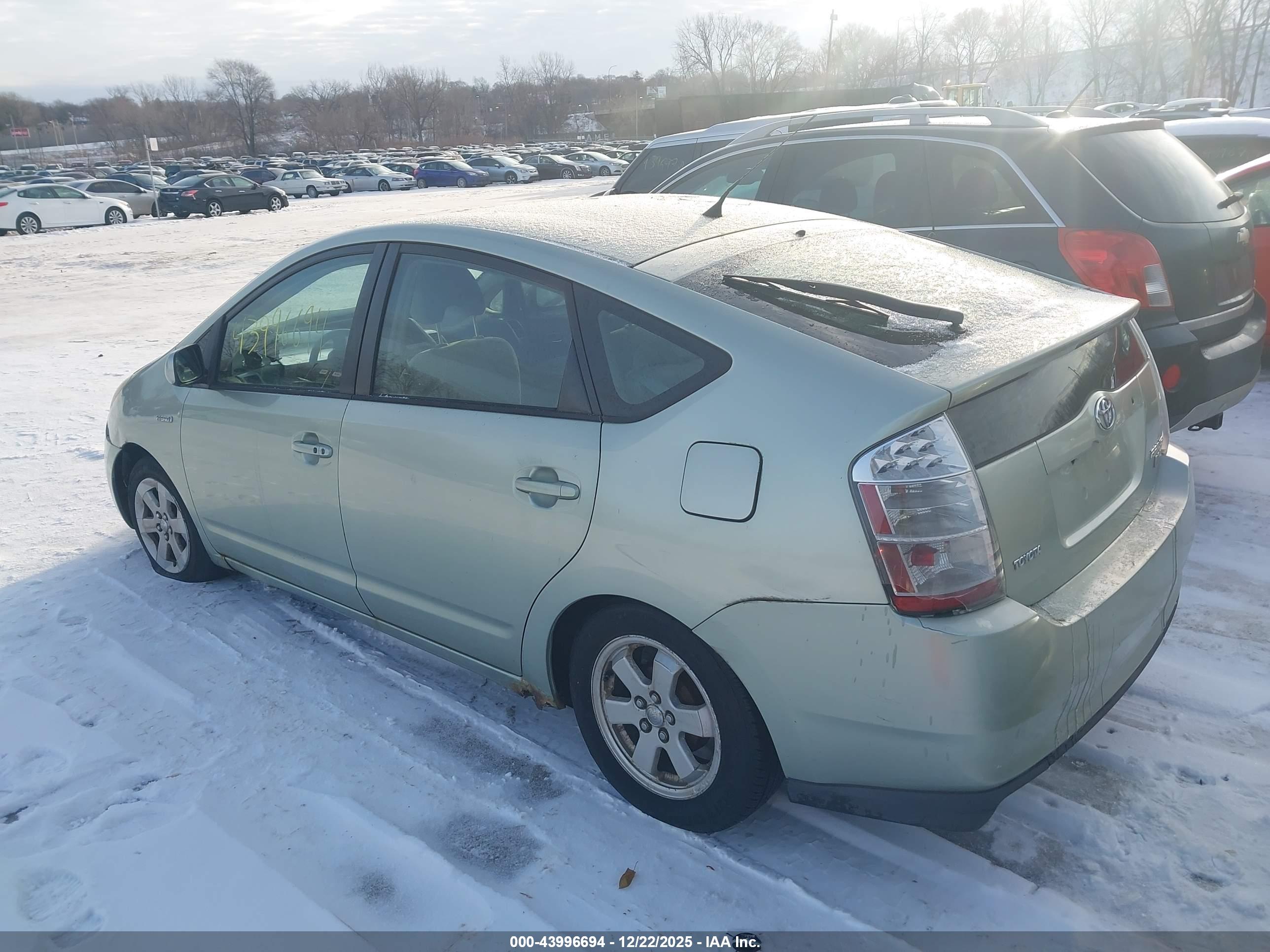 TOYOTA PRIUS image 3