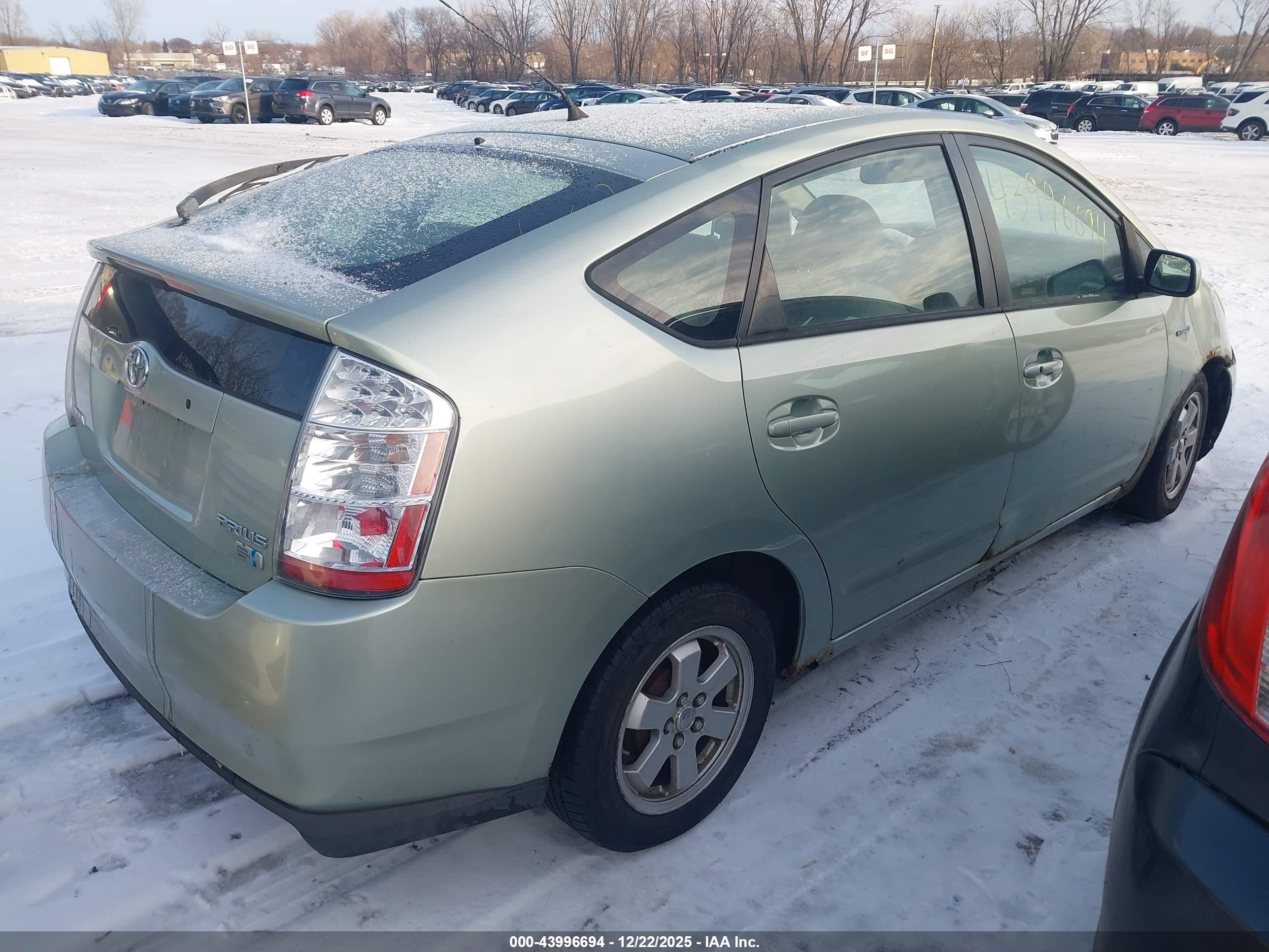 TOYOTA PRIUS image 4