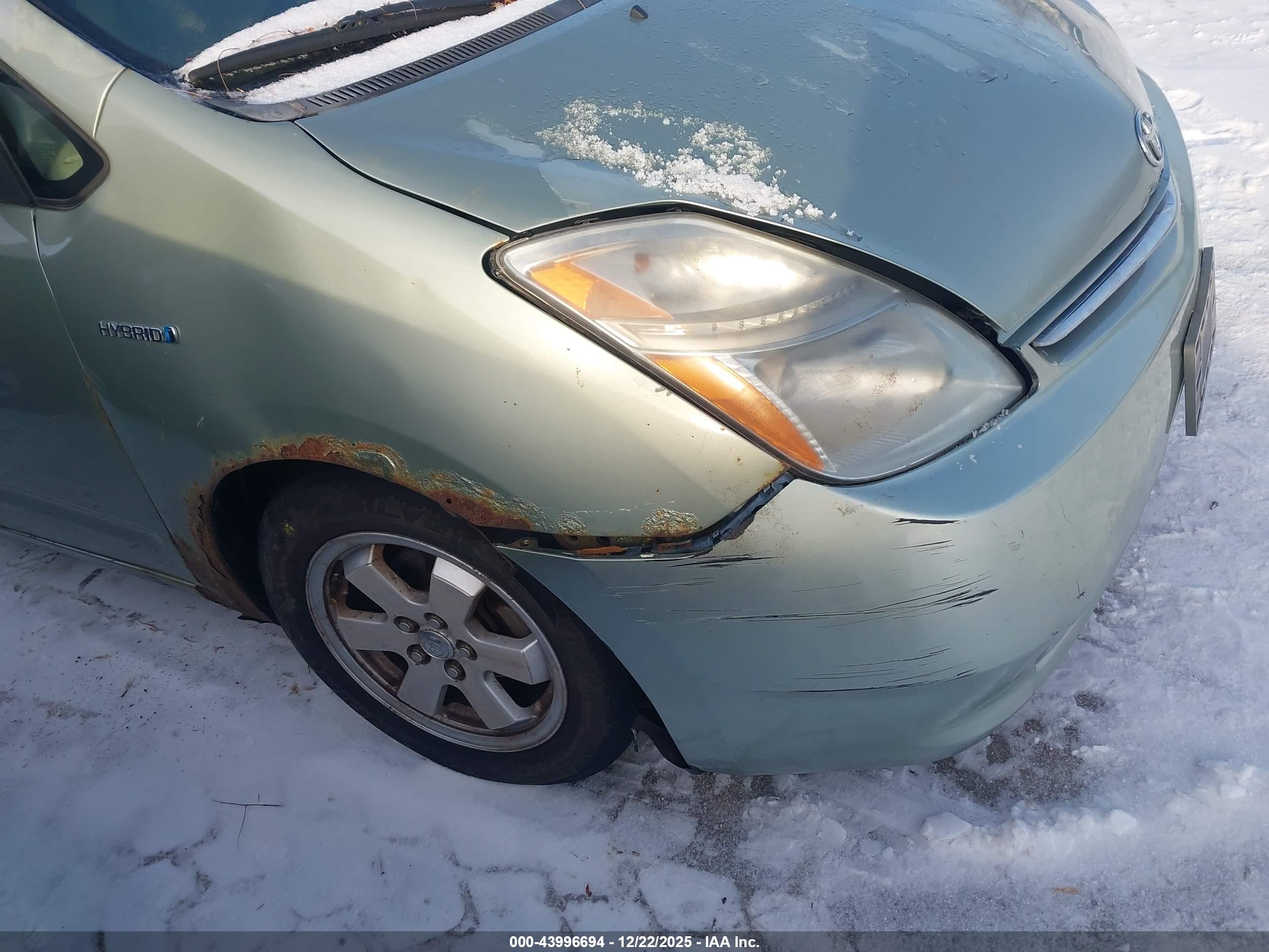 TOYOTA PRIUS image 6