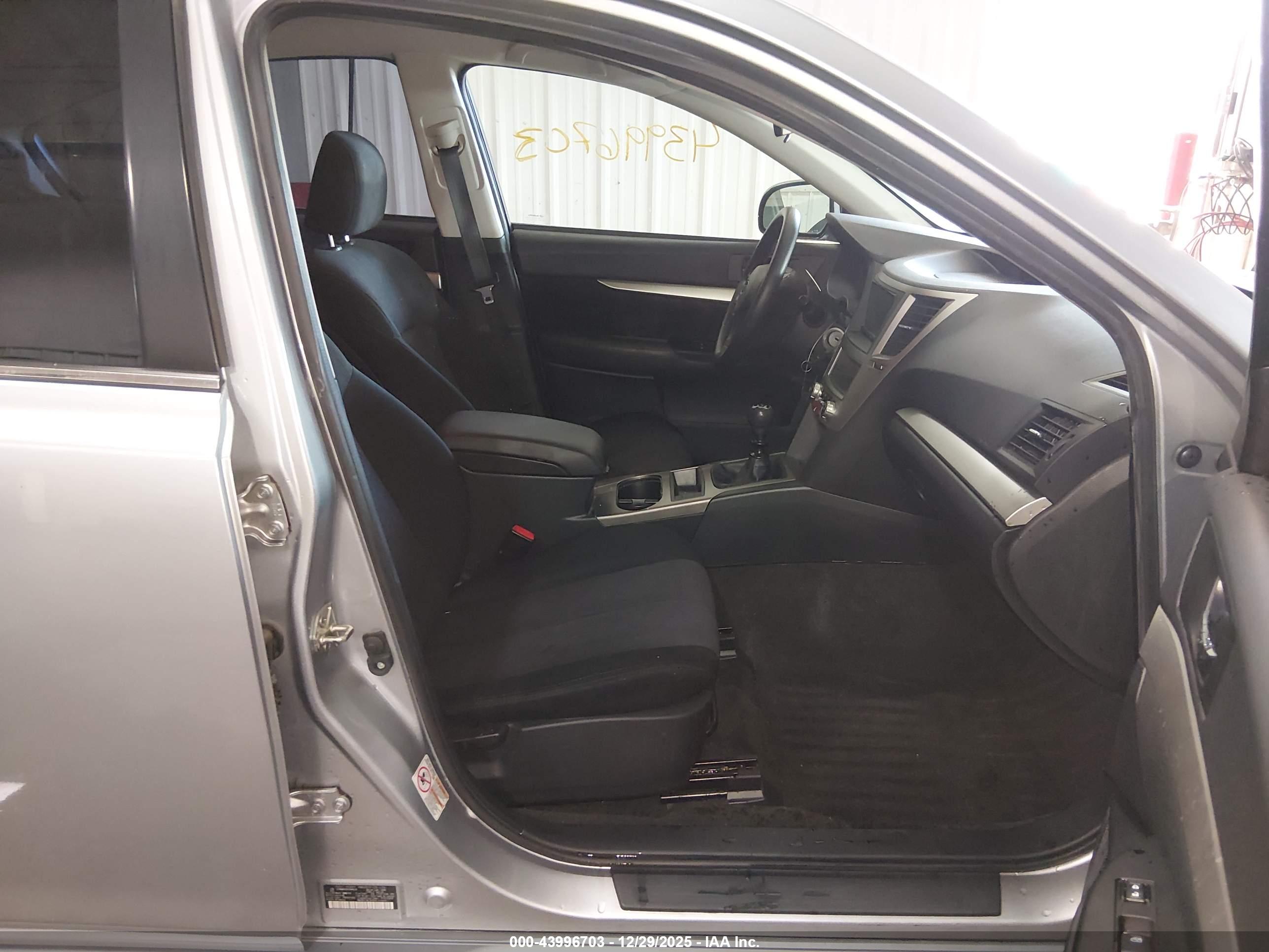 SUBARU LEGACY image 5