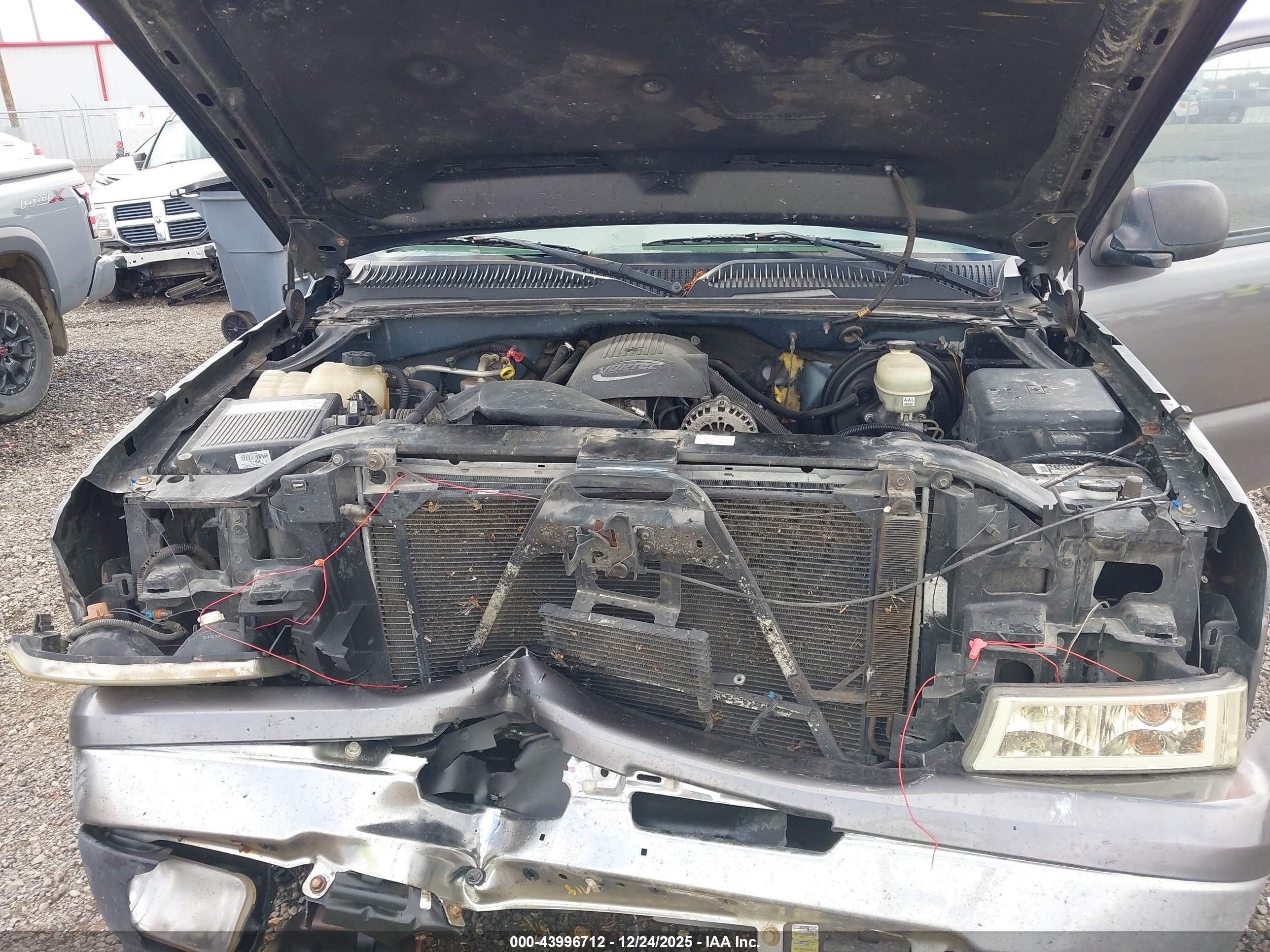 CHEVROLET SILVERADO image 10