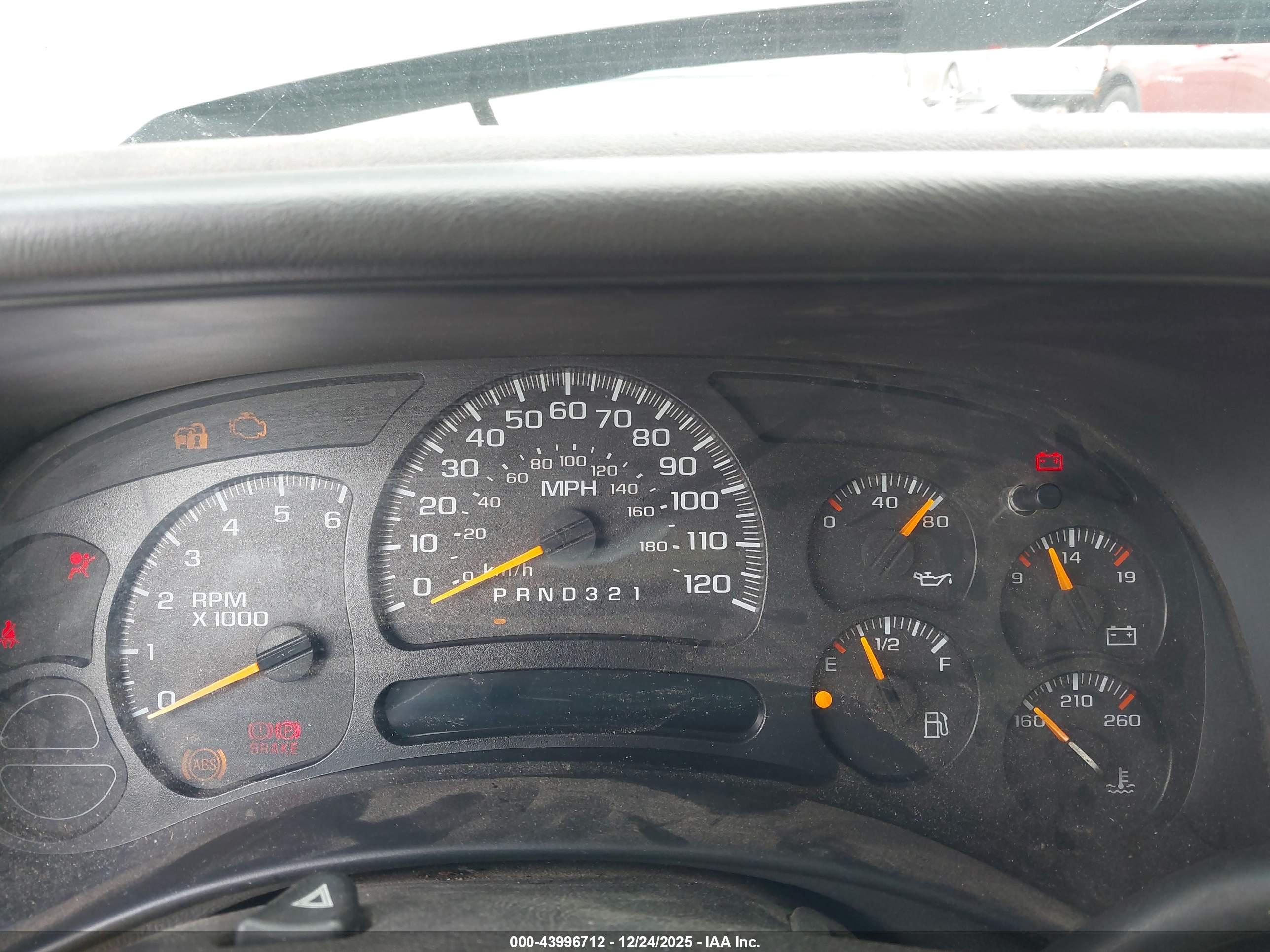 CHEVROLET SILVERADO image 7
