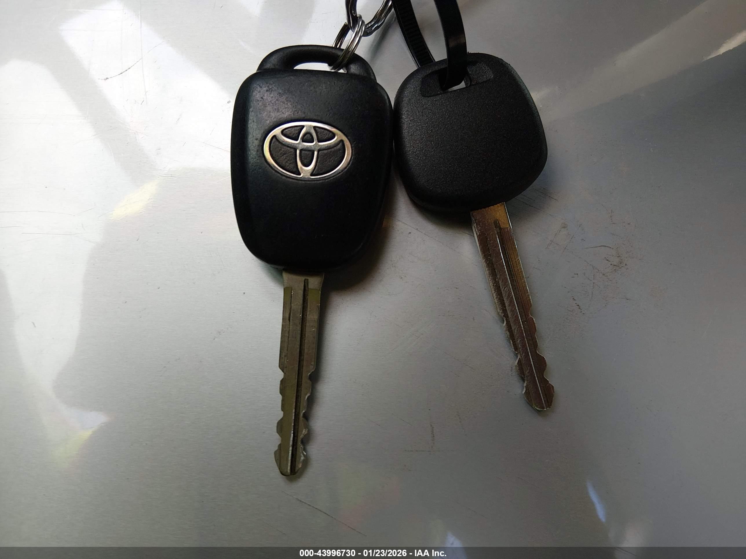 TOYOTA COROLLA image 11