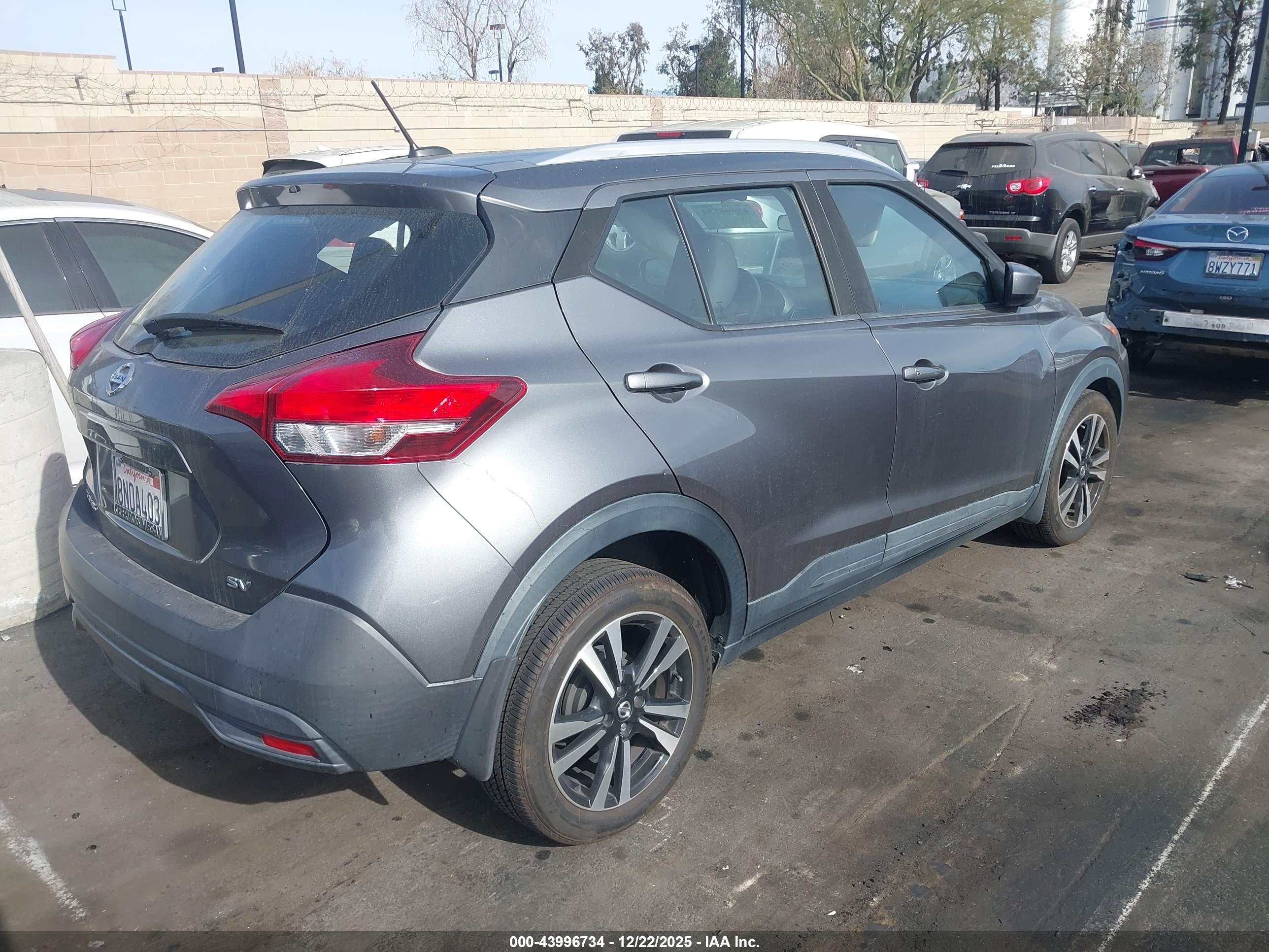 NISSAN KICKS image 4