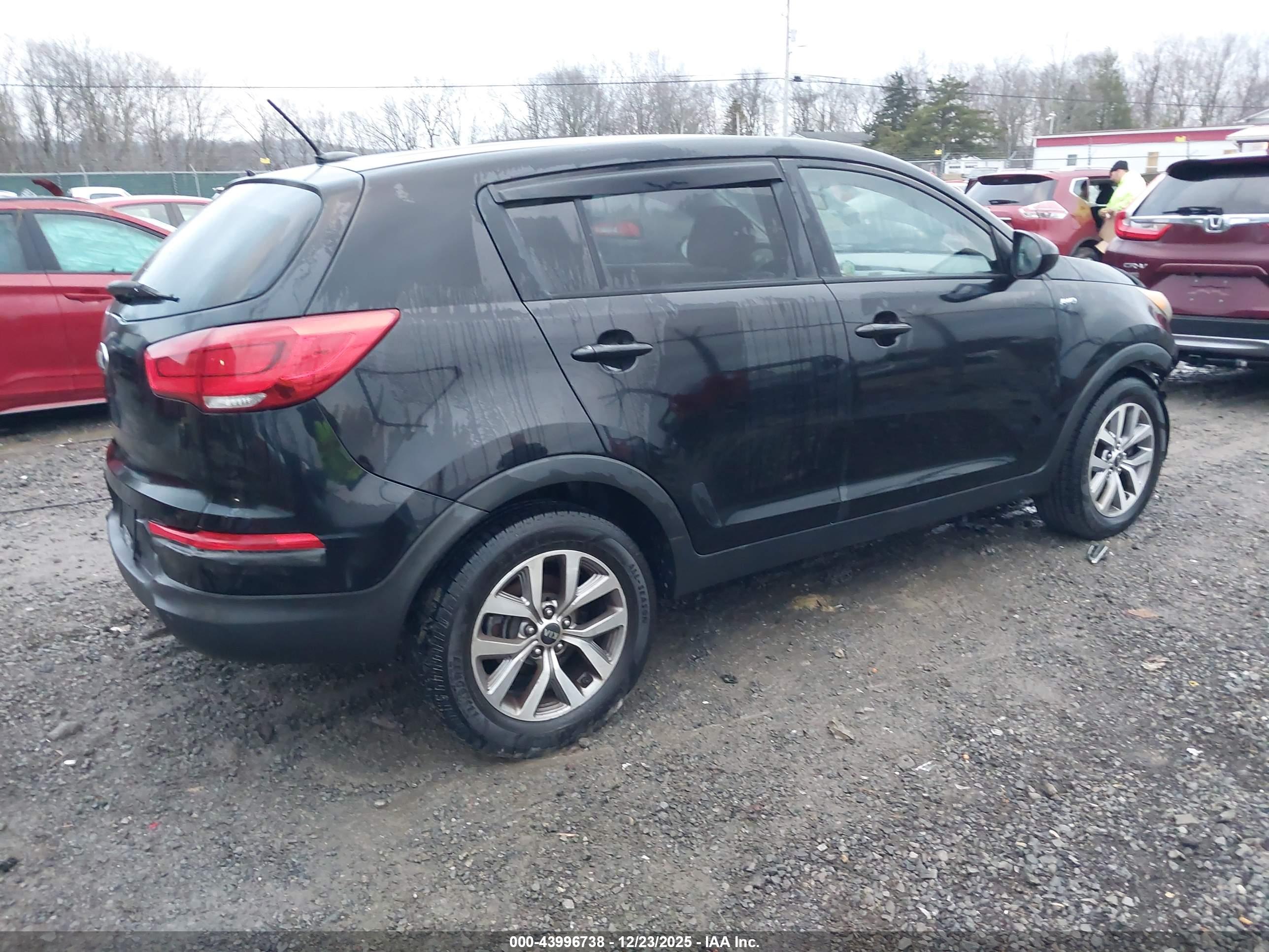 KIA SPORTAGE image 4