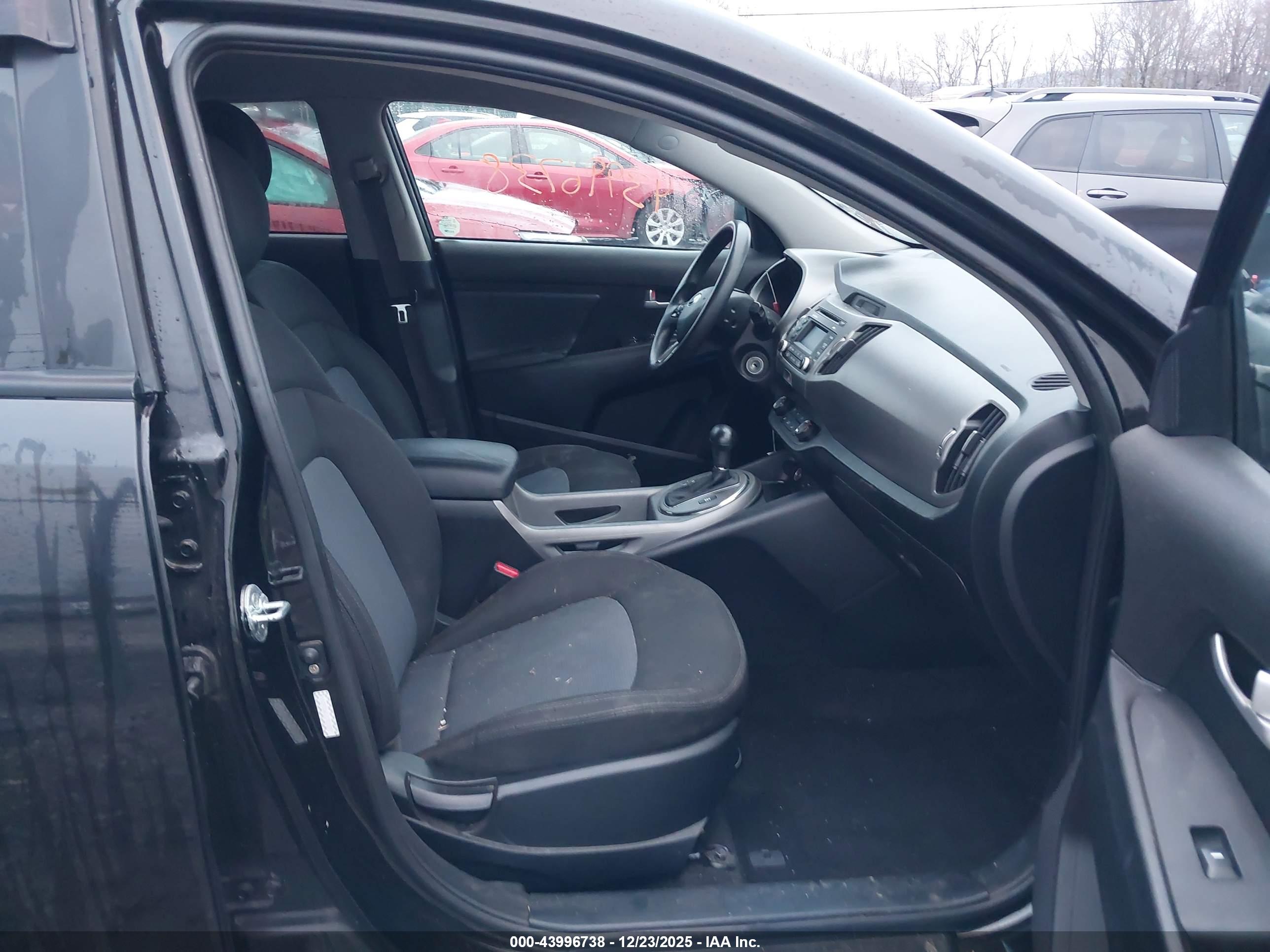 KIA SPORTAGE image 5
