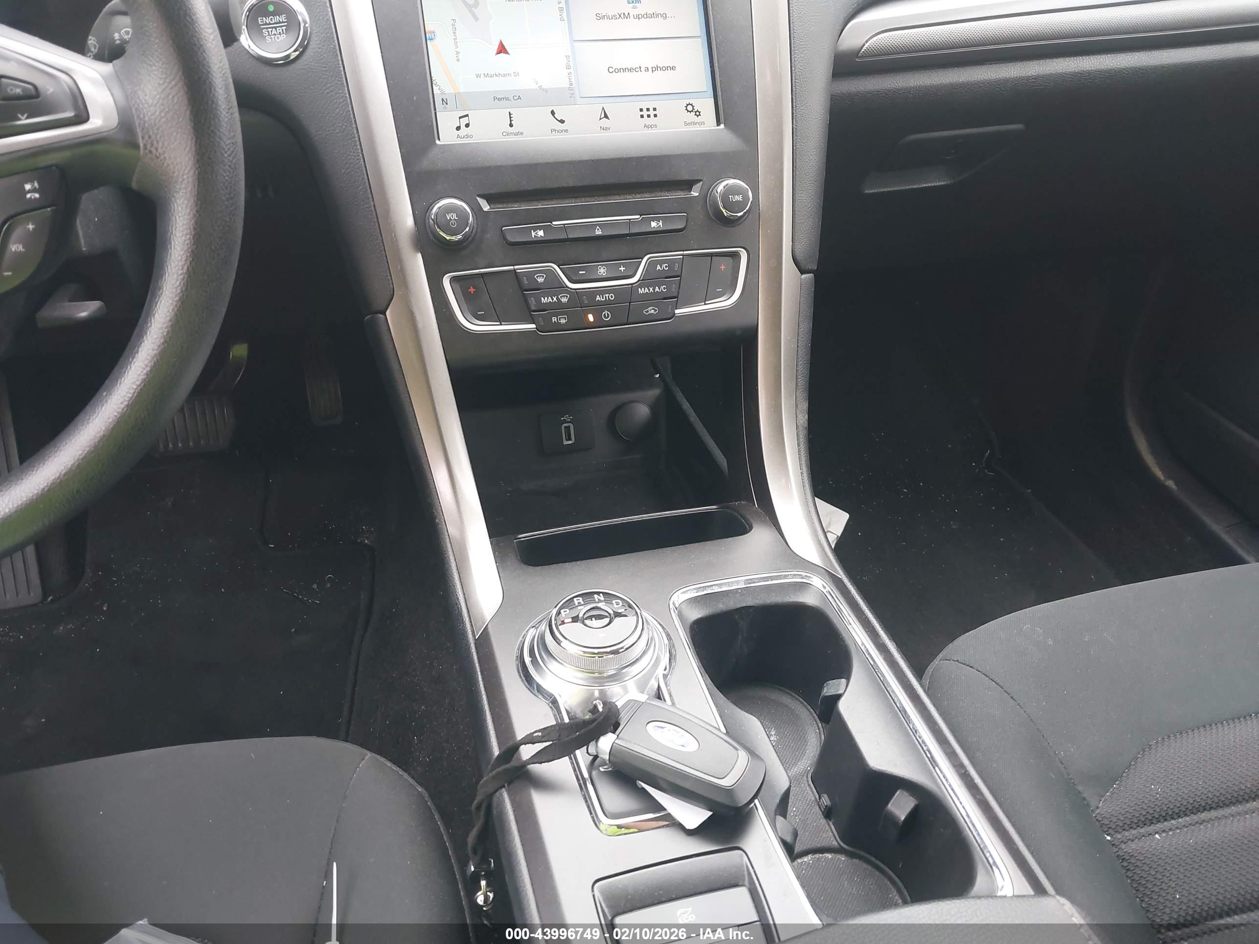 FORD FUSION image 11
