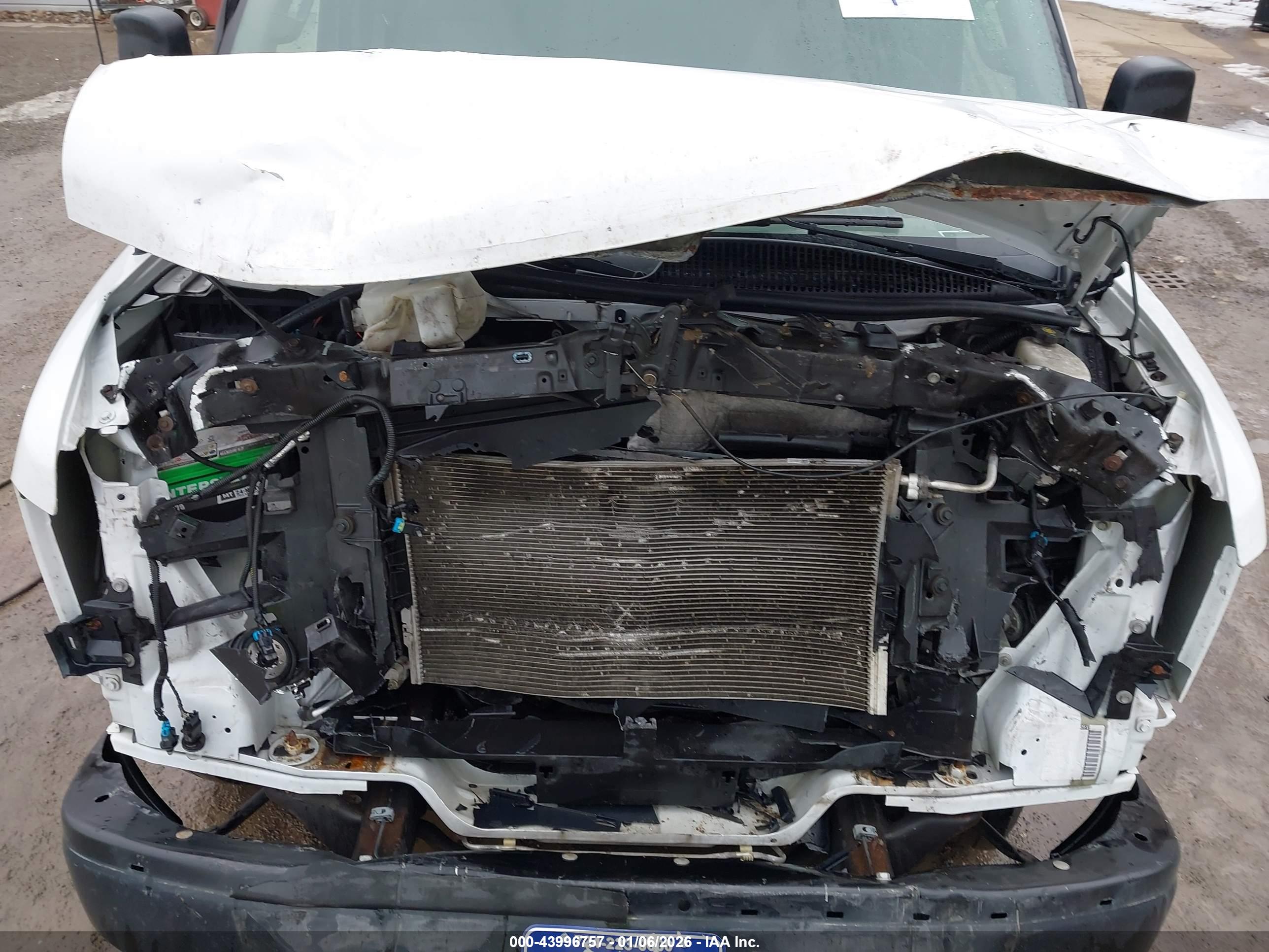 CHEVROLET EXPRESS image 10