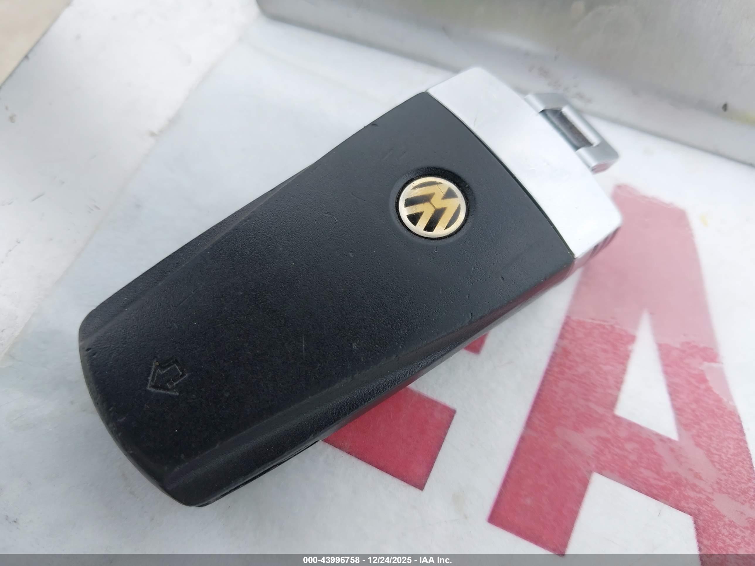 VOLKSWAGEN CC image 11