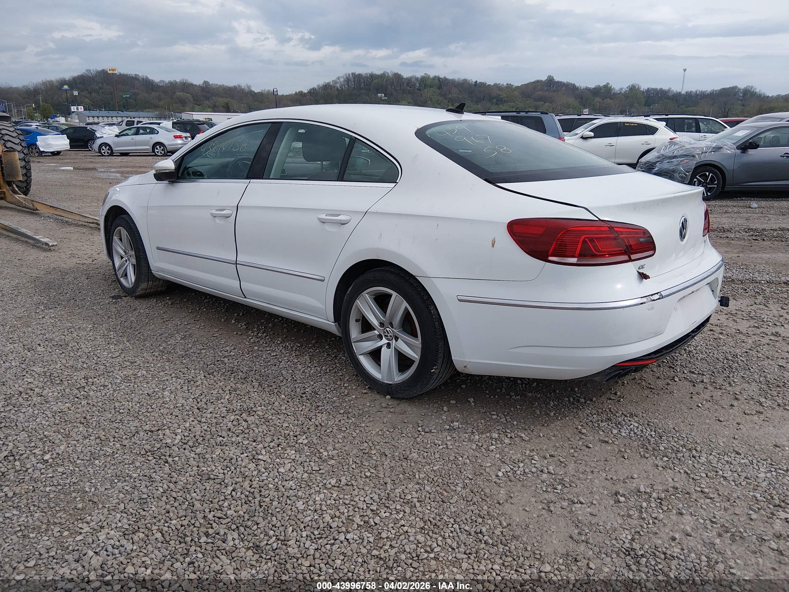 VOLKSWAGEN CC image 3