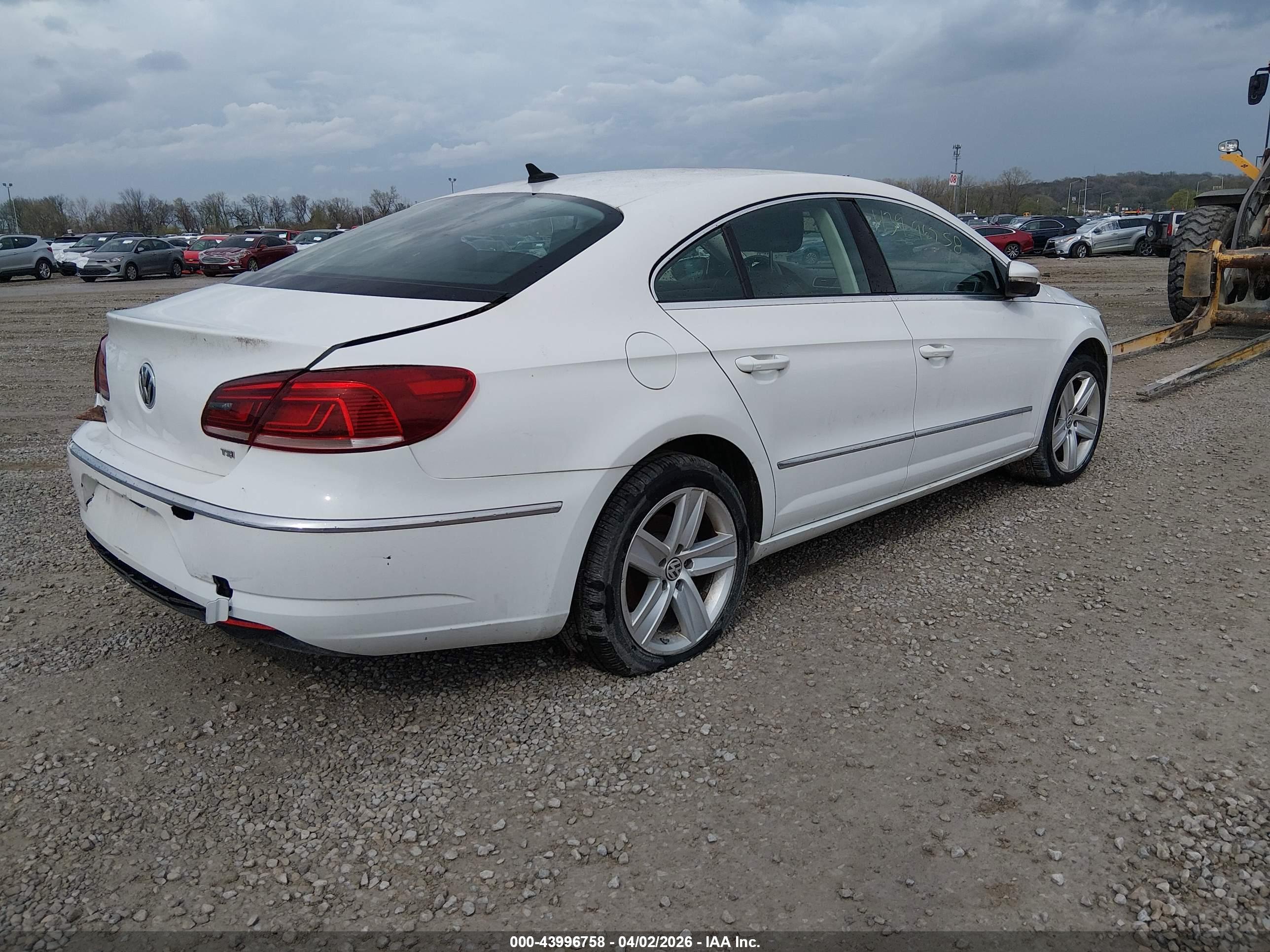 VOLKSWAGEN CC image 4