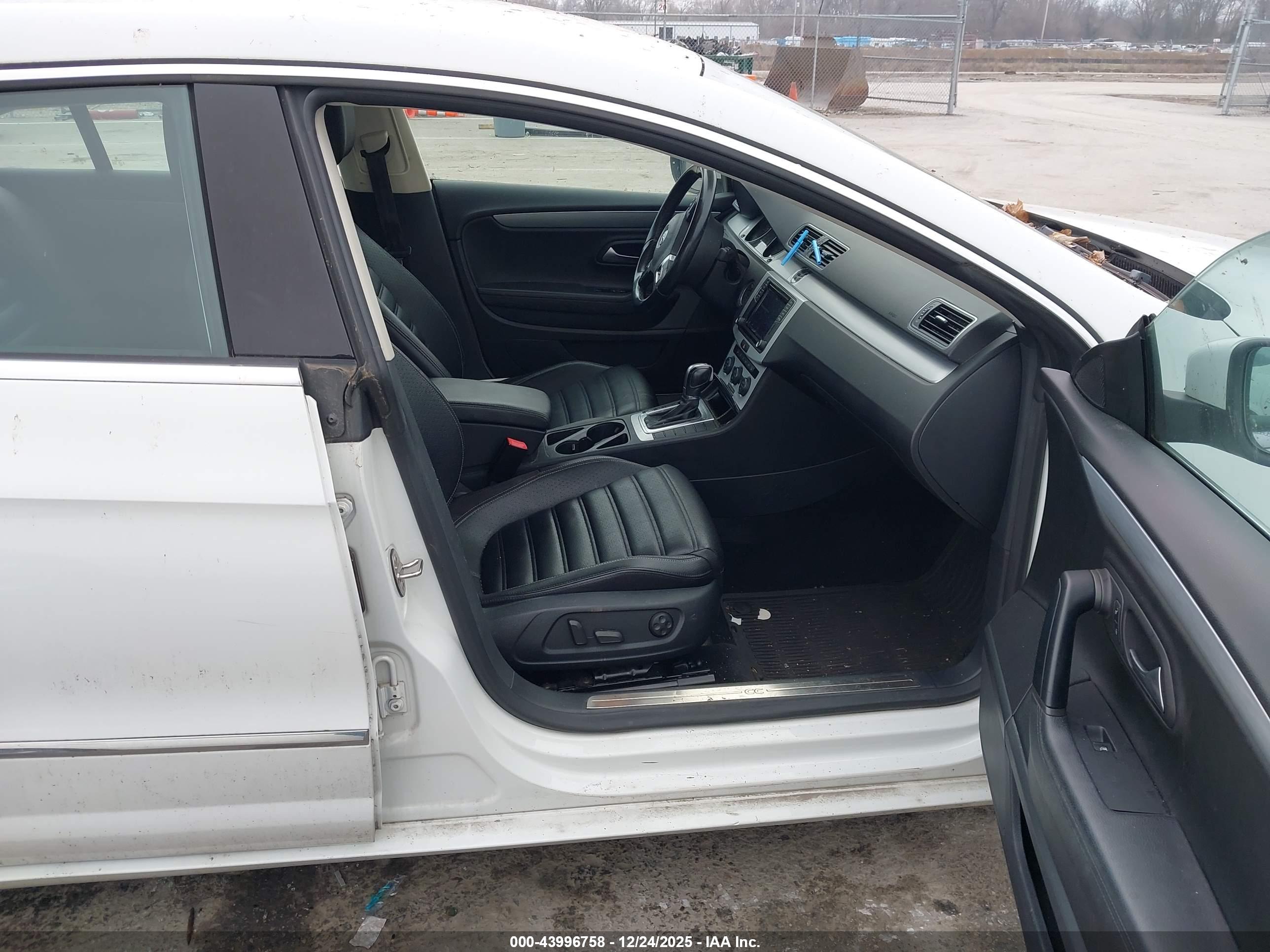 VOLKSWAGEN CC image 5