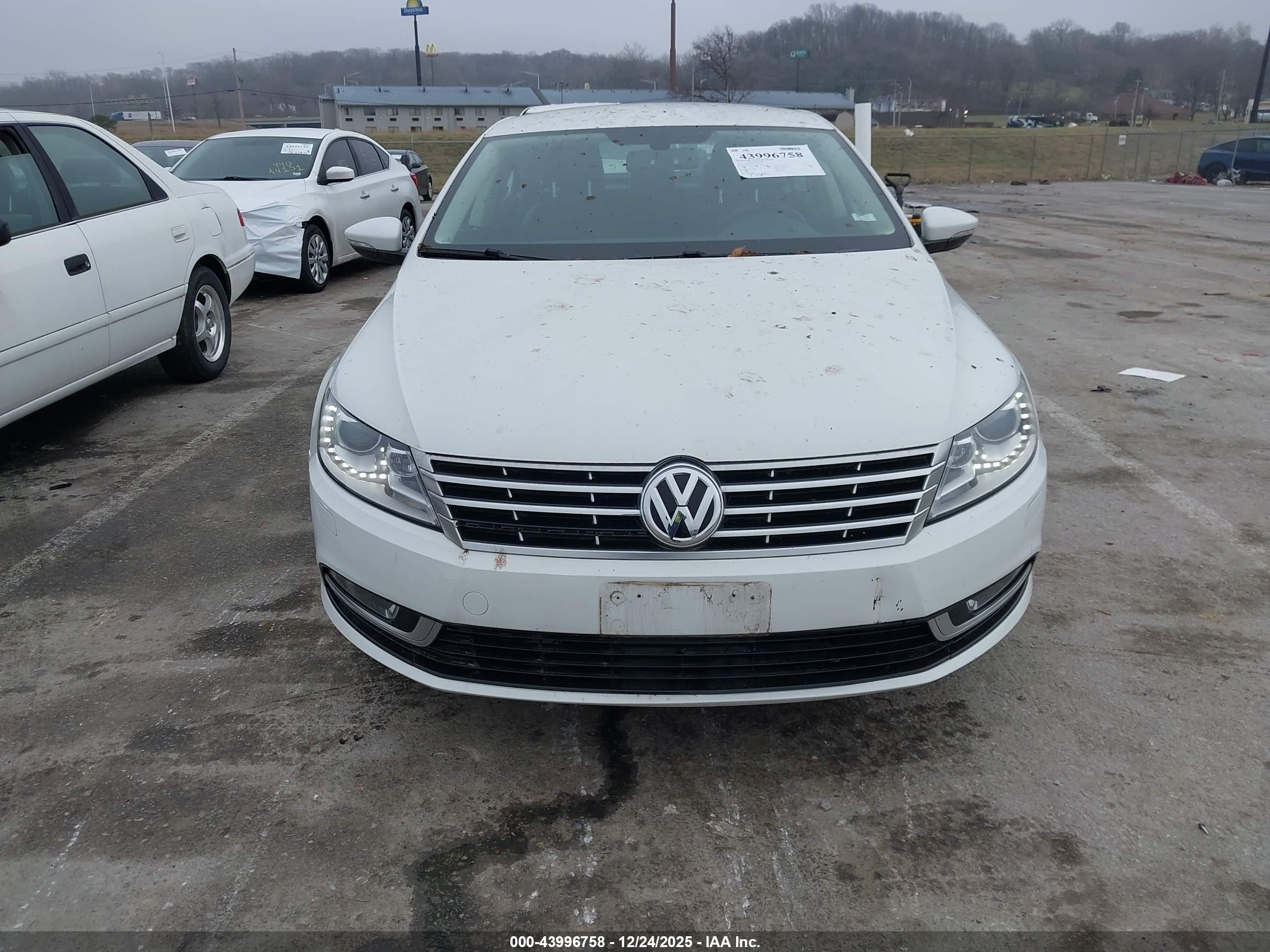 VOLKSWAGEN CC image 6