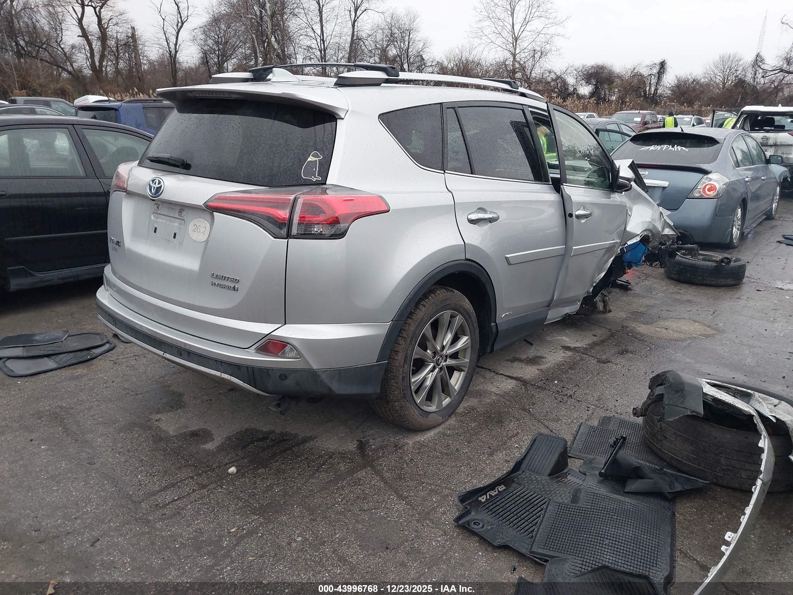 TOYOTA RAV4 image 4