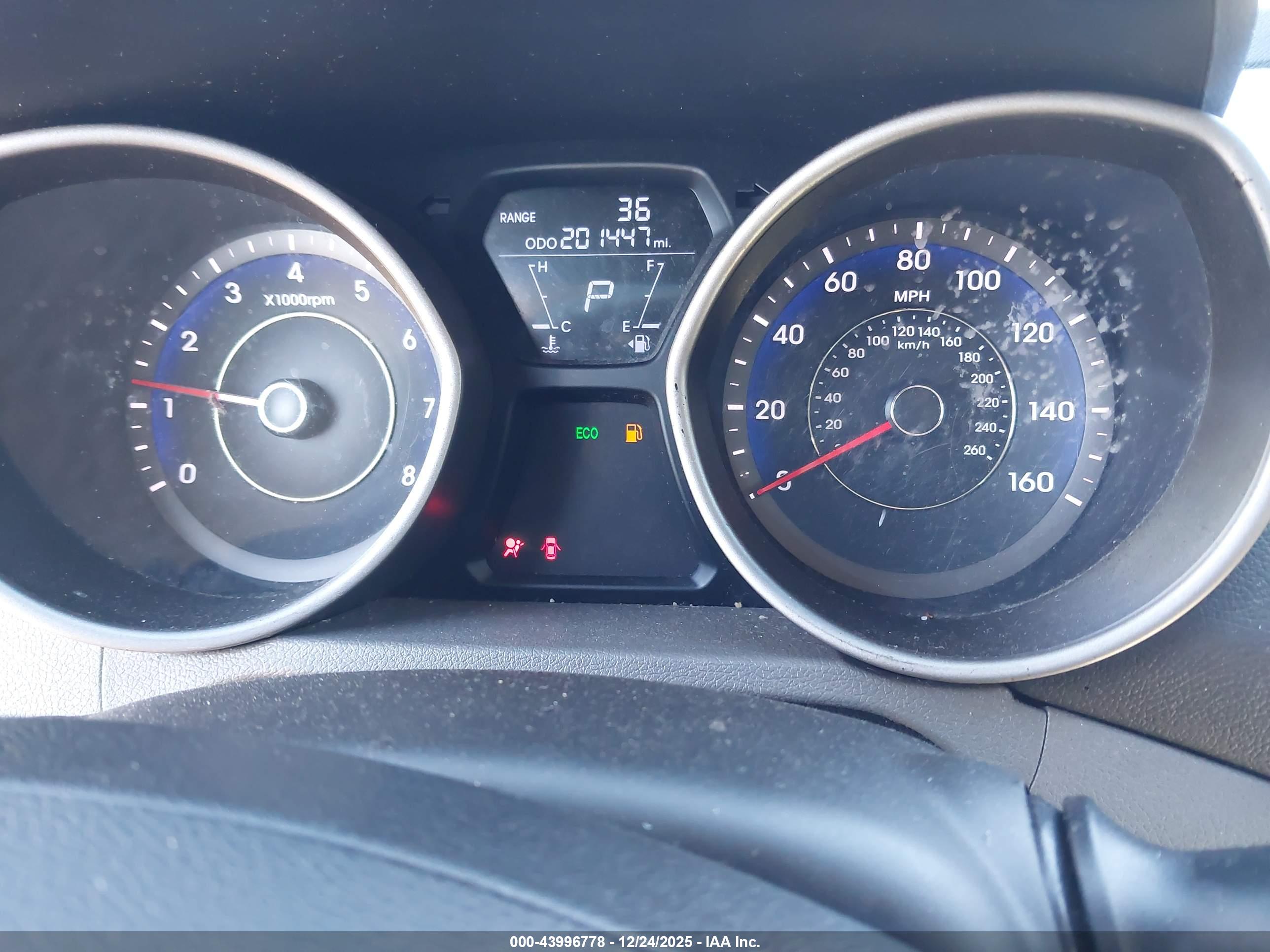 HYUNDAI ELANTRA image 7