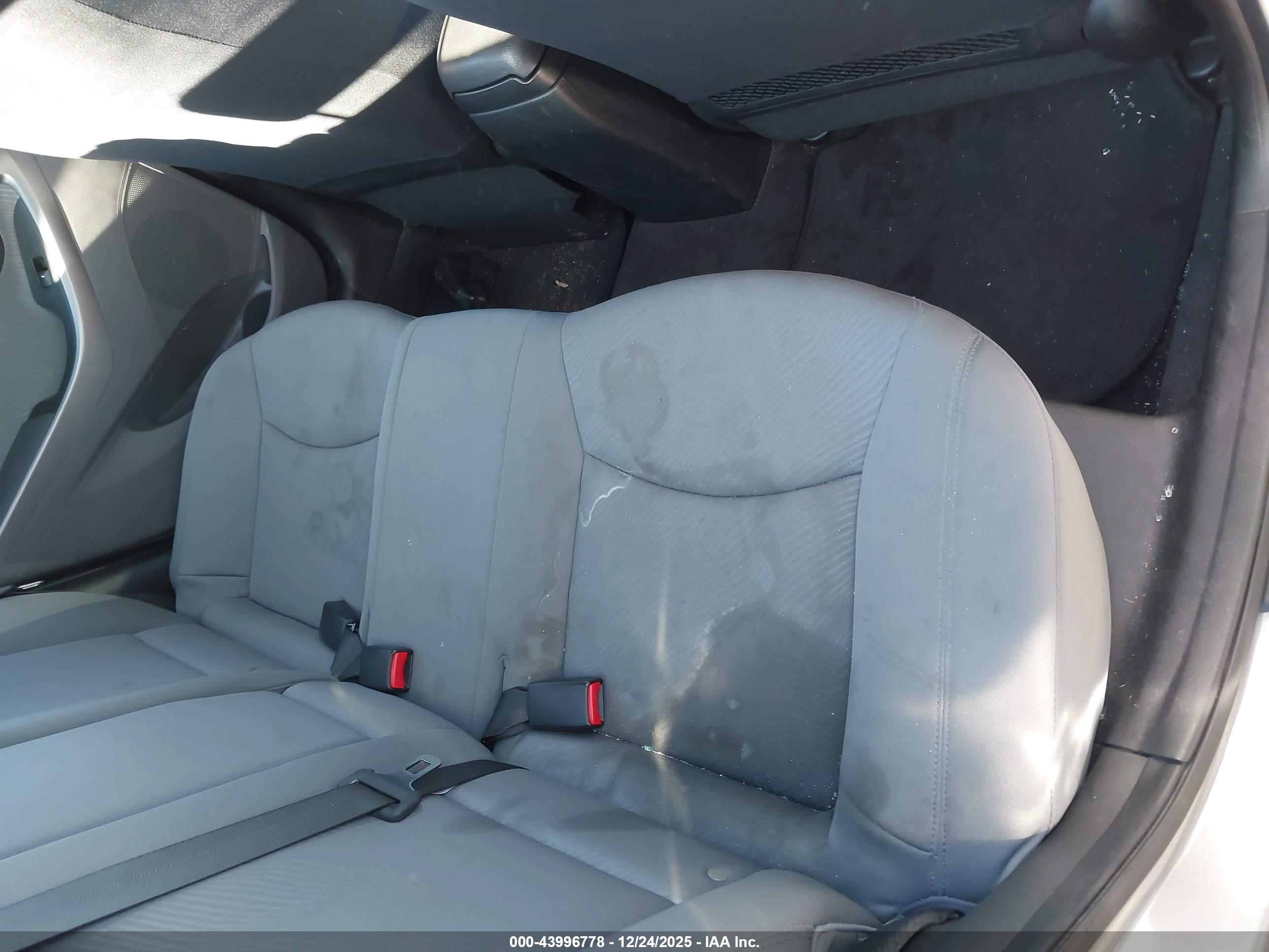HYUNDAI ELANTRA image 8