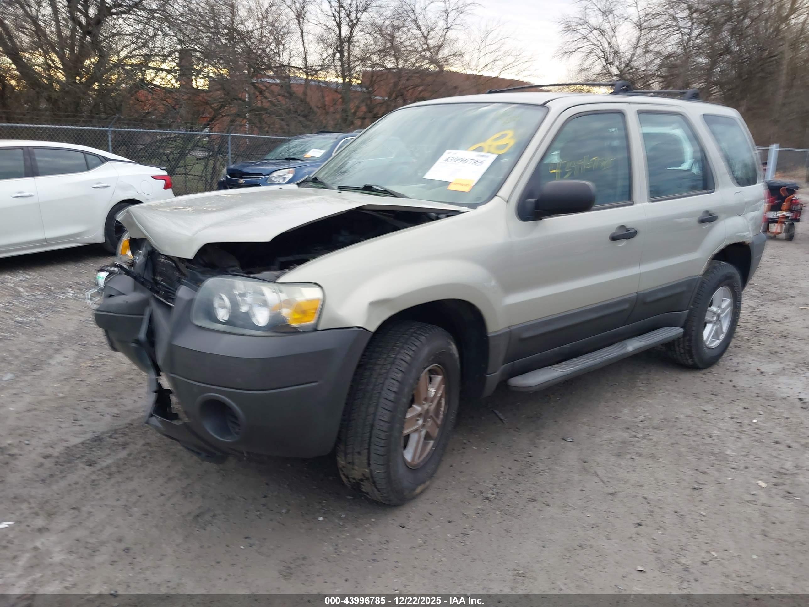 FORD ESCAPE image 2