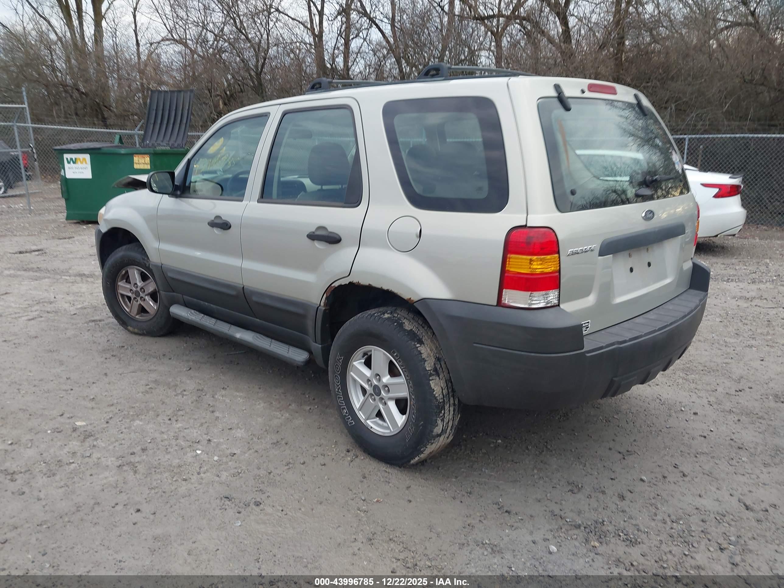 FORD ESCAPE image 3