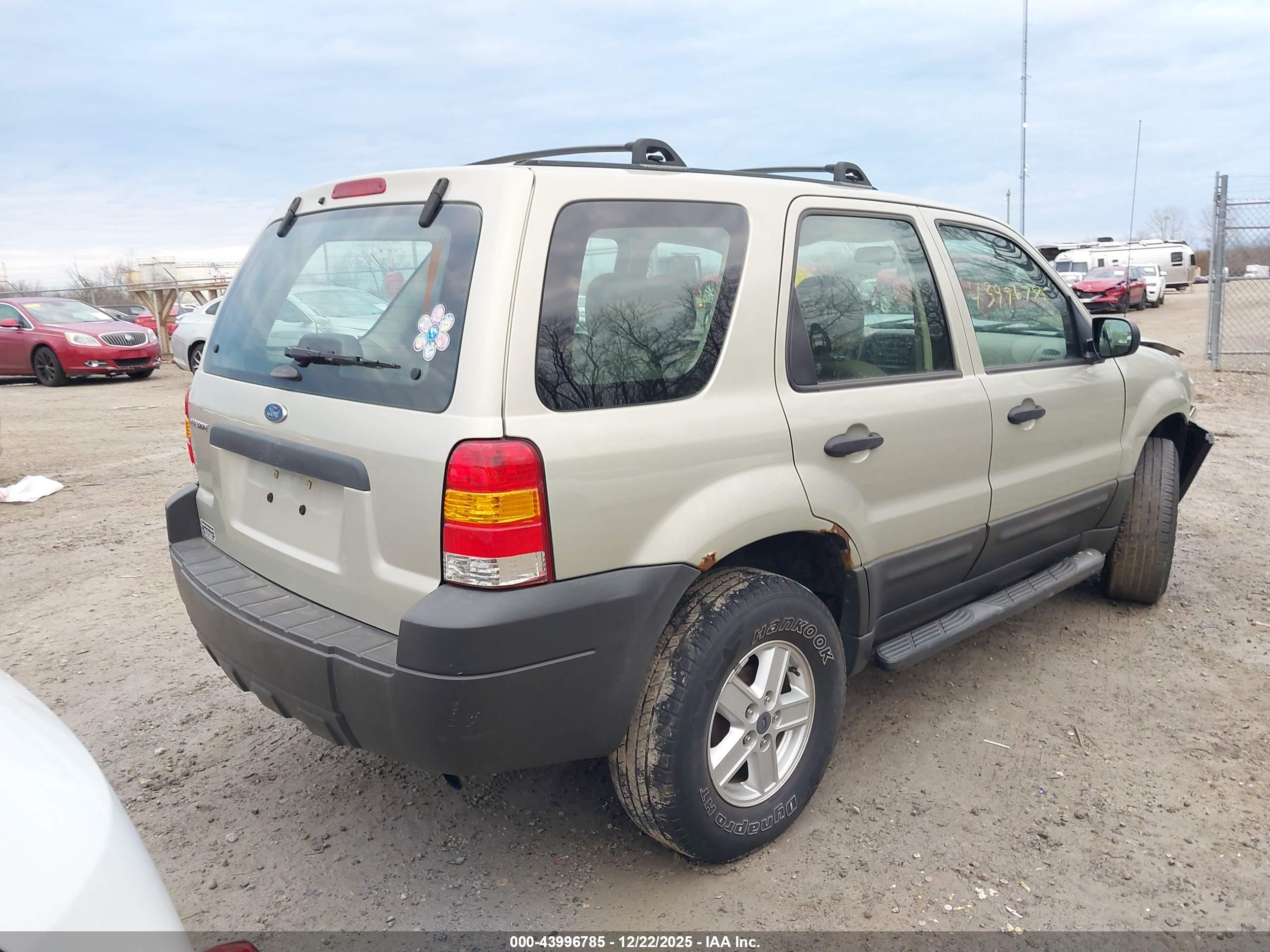 FORD ESCAPE image 4