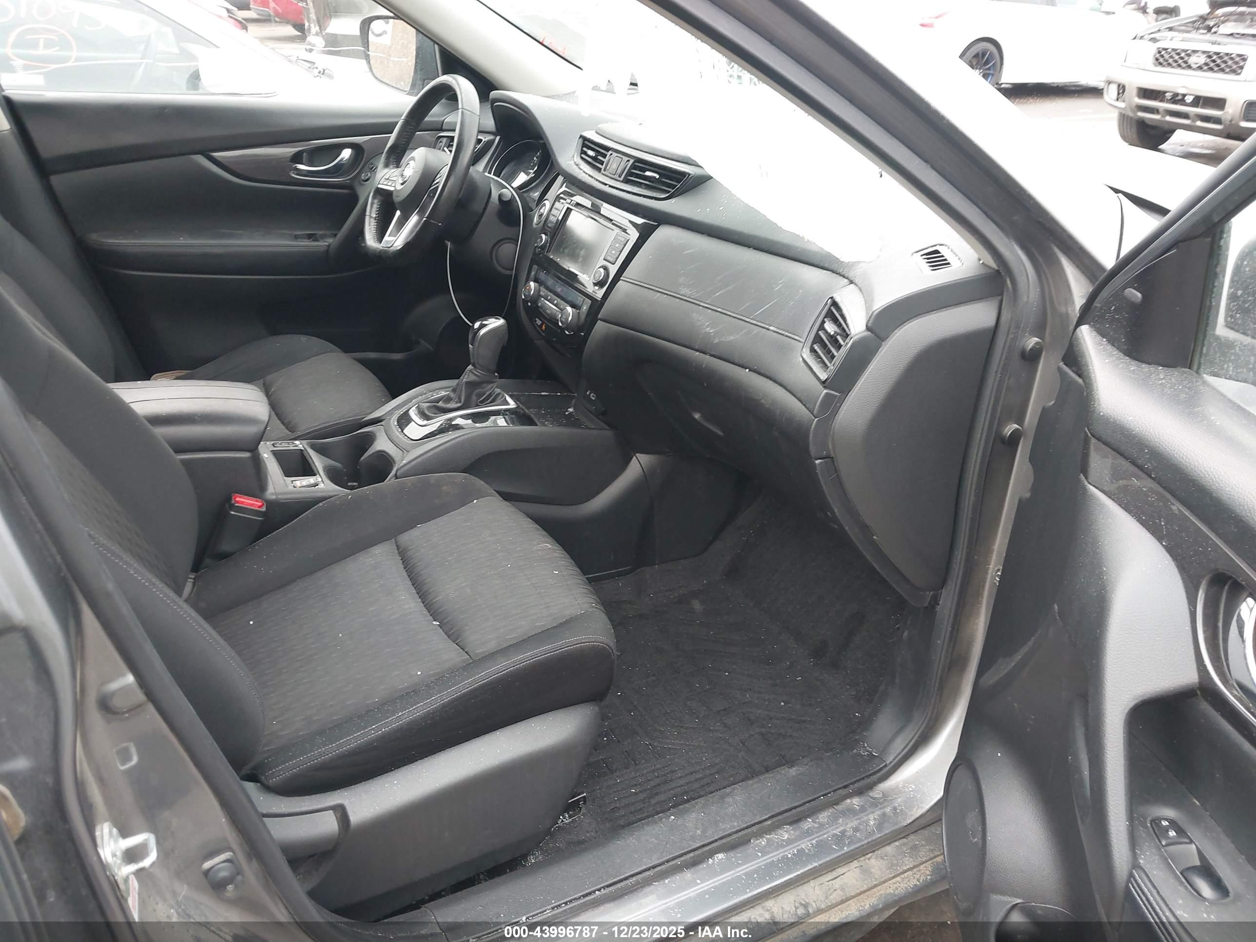 NISSAN ROGUE image 5