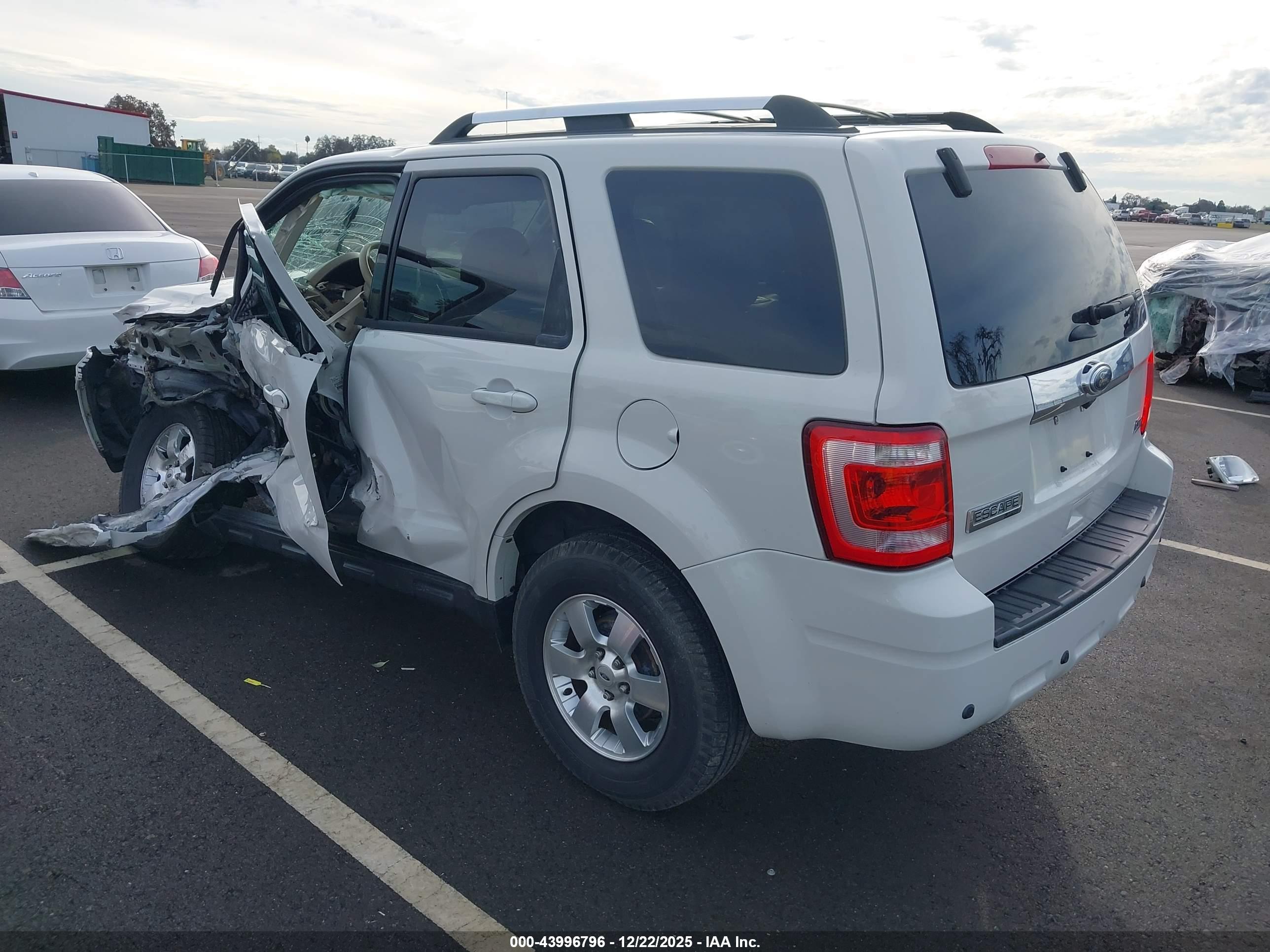 FORD ESCAPE image 3