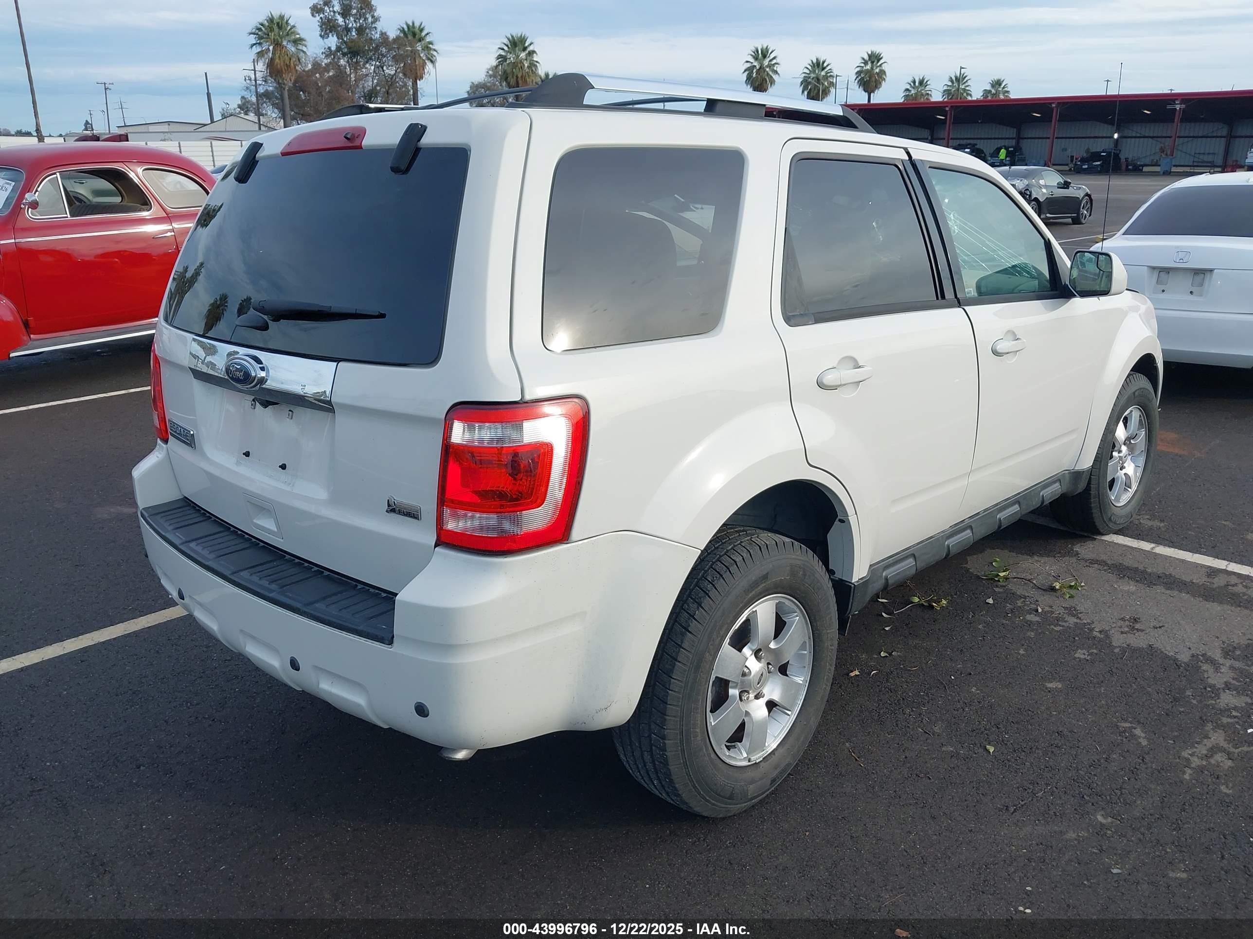 FORD ESCAPE image 4