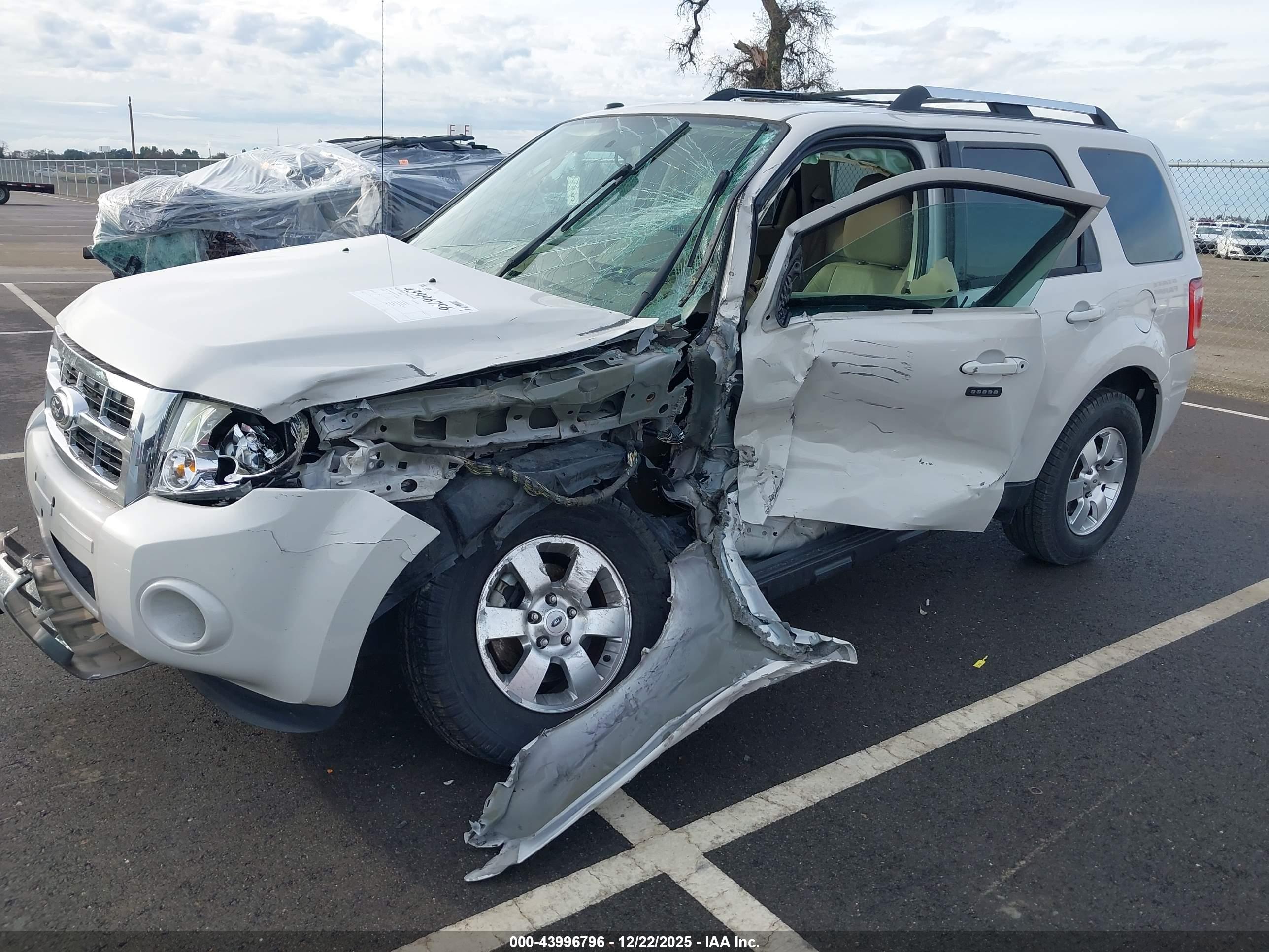 FORD ESCAPE image 6