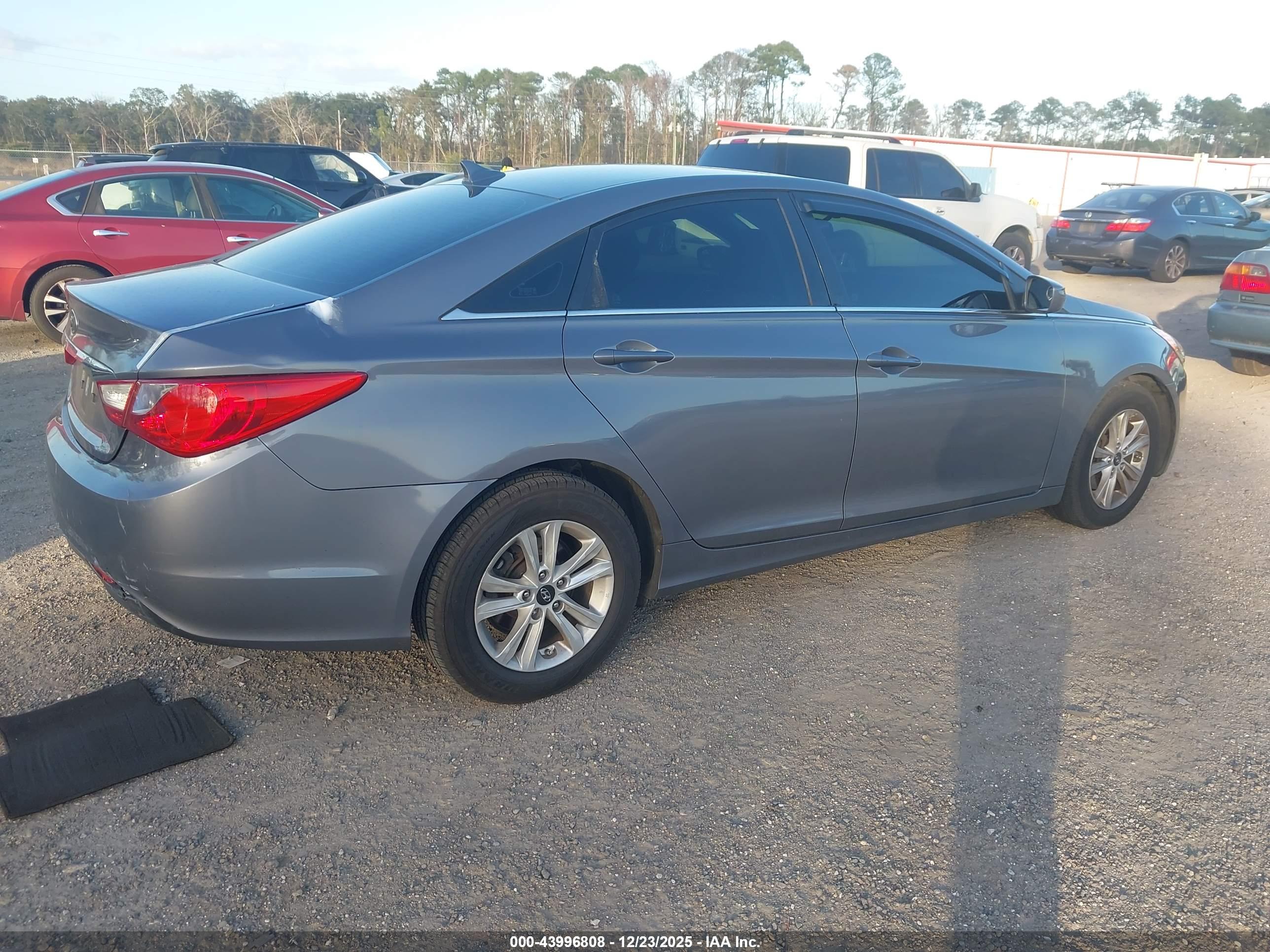 HYUNDAI SONATA image 4