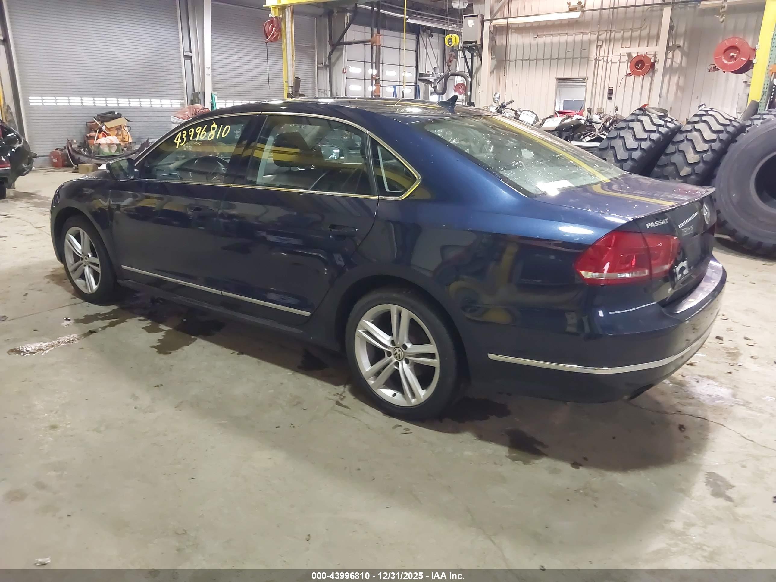VOLKSWAGEN PASSAT image 3