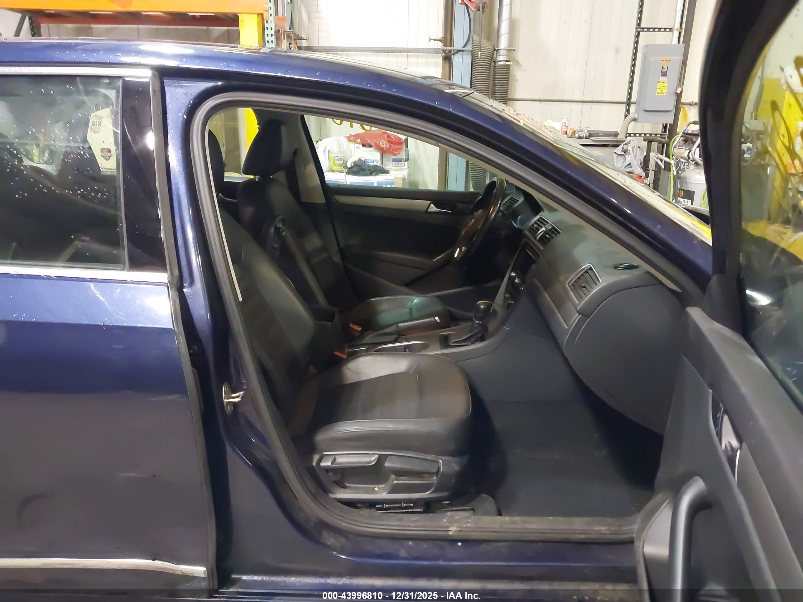 VOLKSWAGEN PASSAT image 5