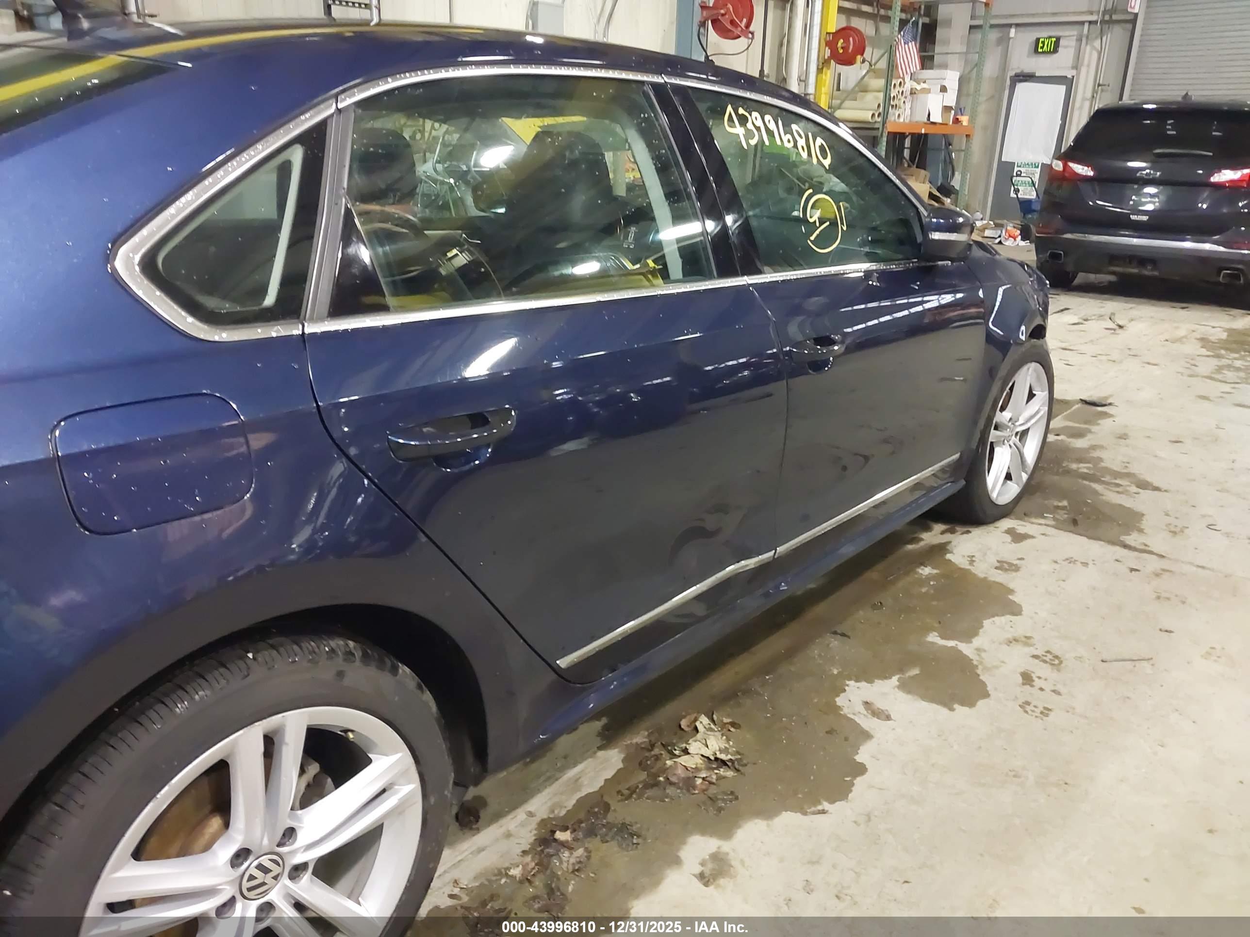 VOLKSWAGEN PASSAT image 6