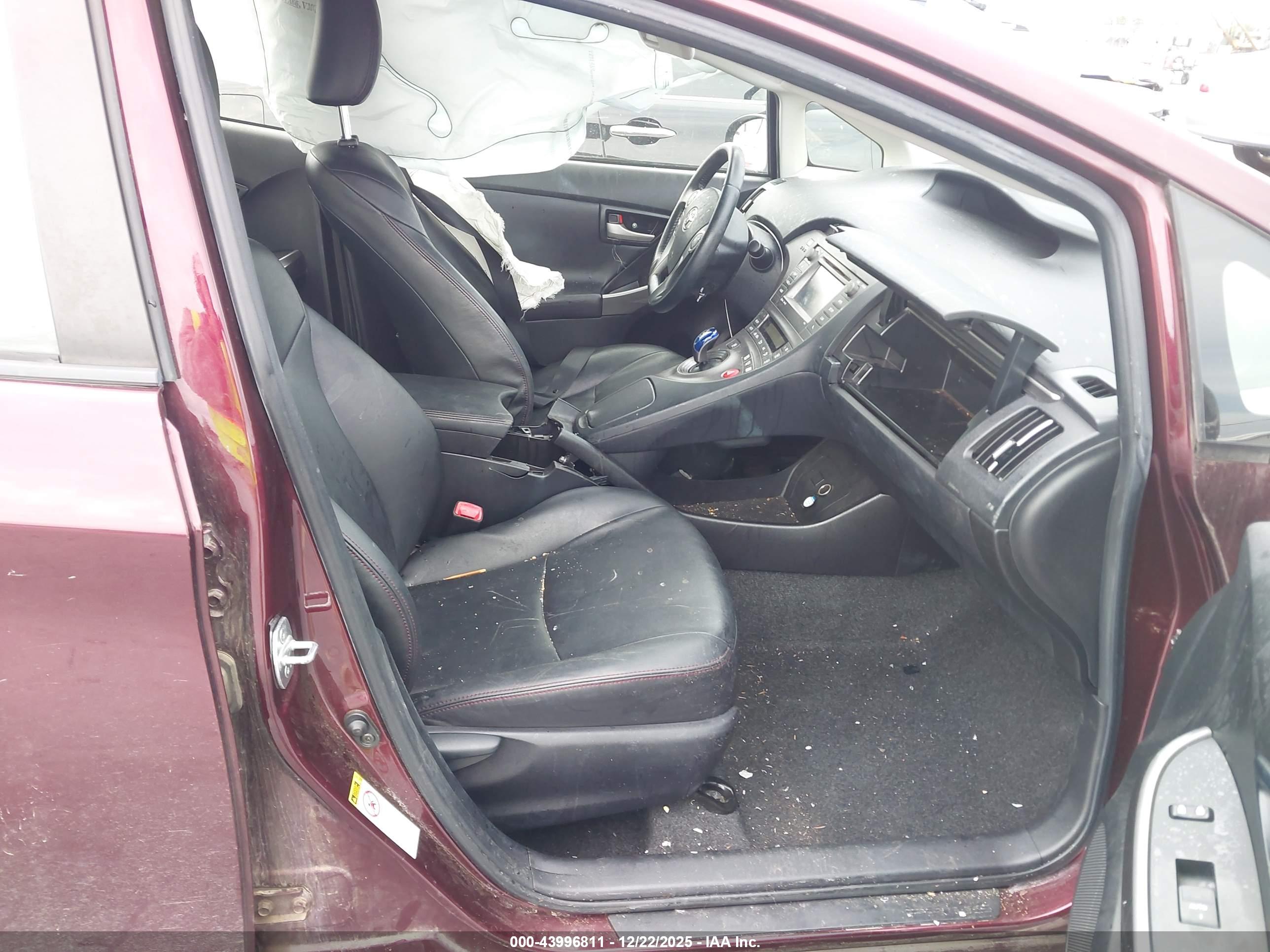 TOYOTA PRIUS image 5