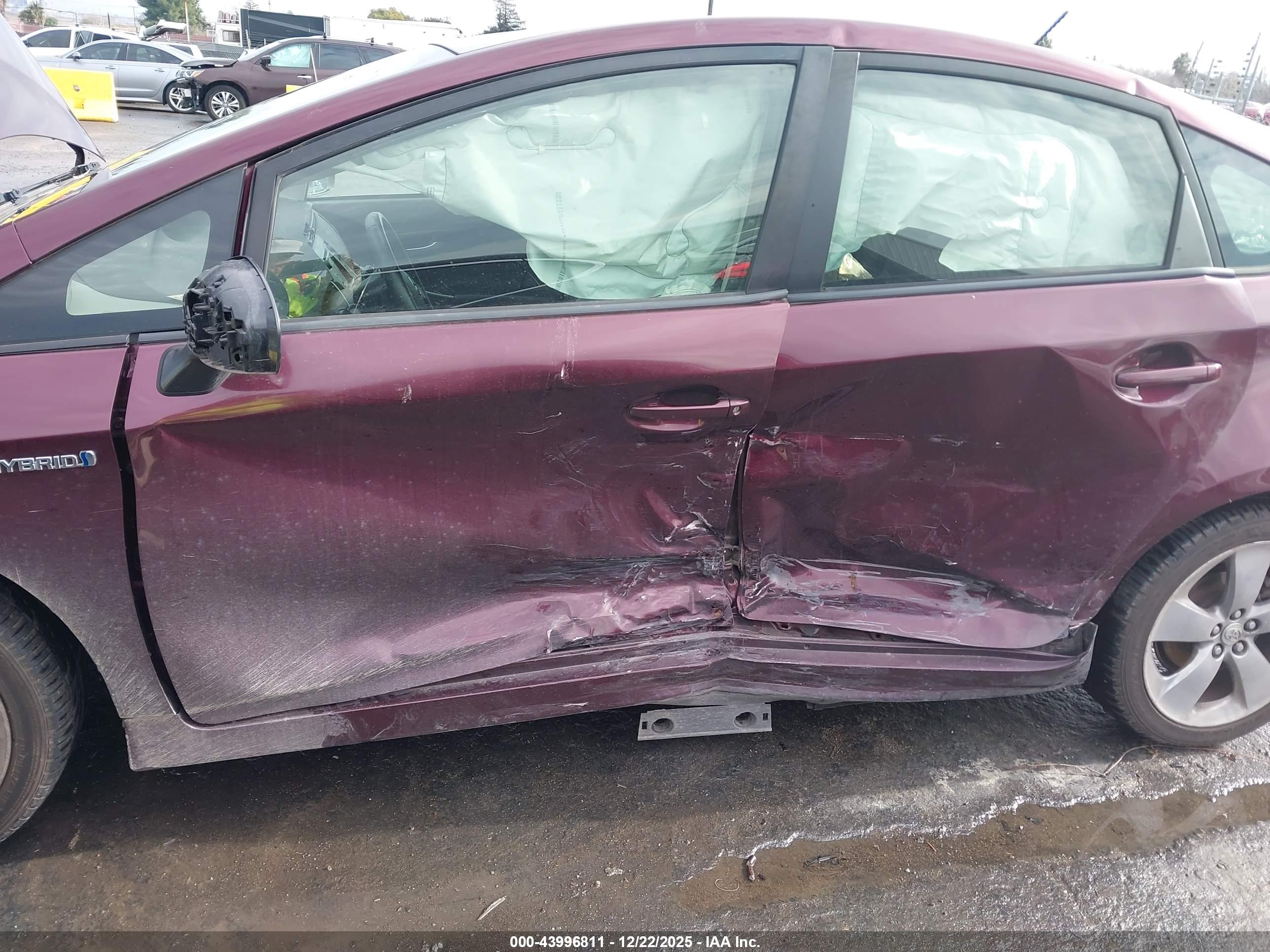 TOYOTA PRIUS image 6