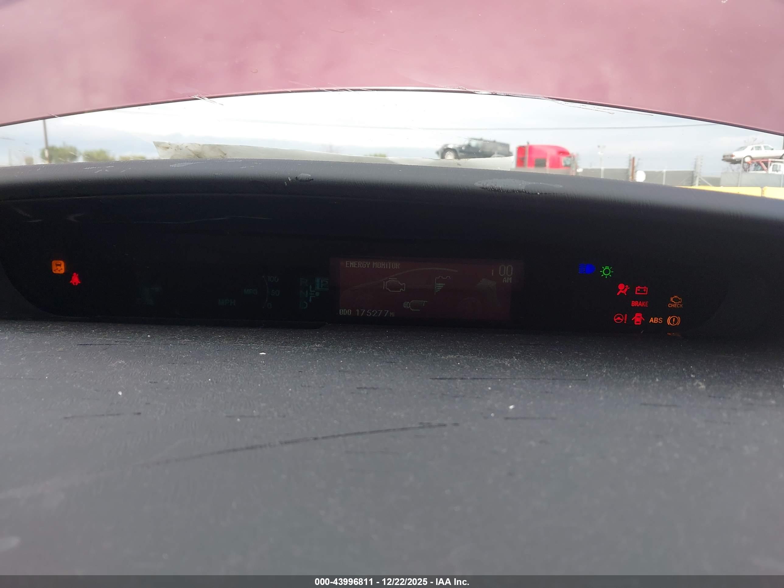 TOYOTA PRIUS image 7