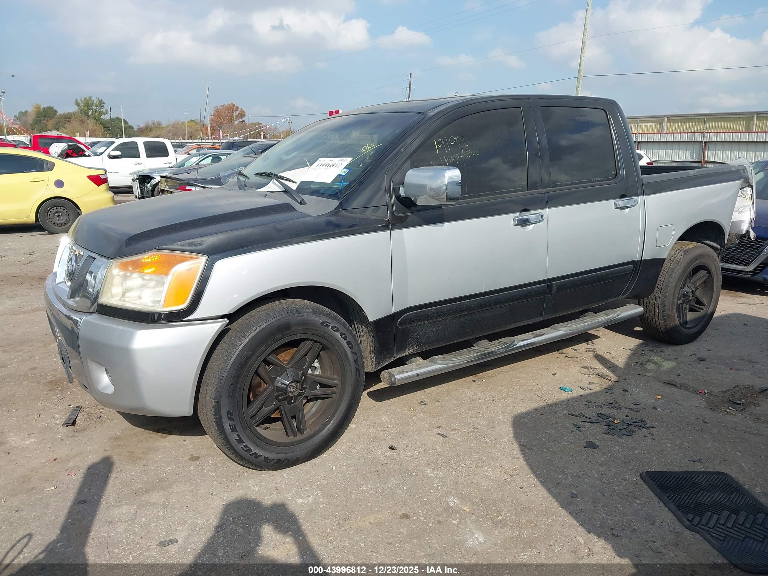 NISSAN TITAN image 2