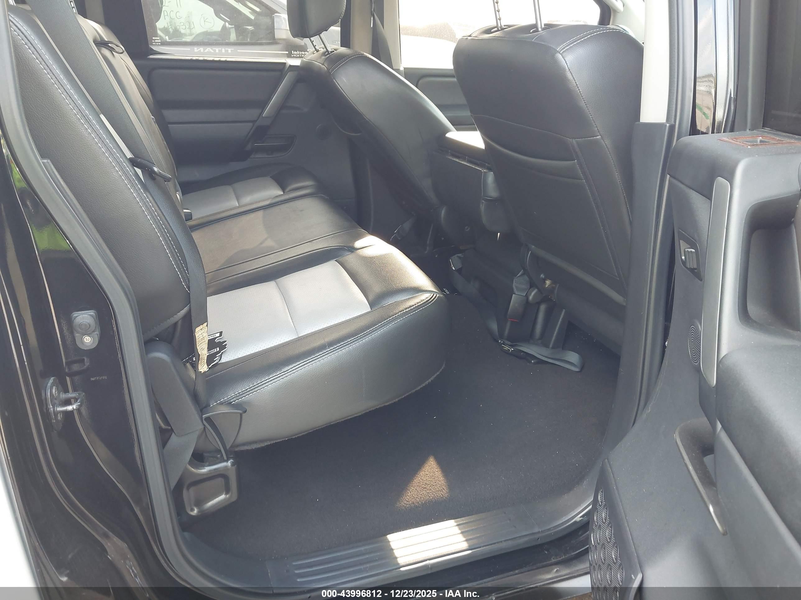 NISSAN TITAN image 8