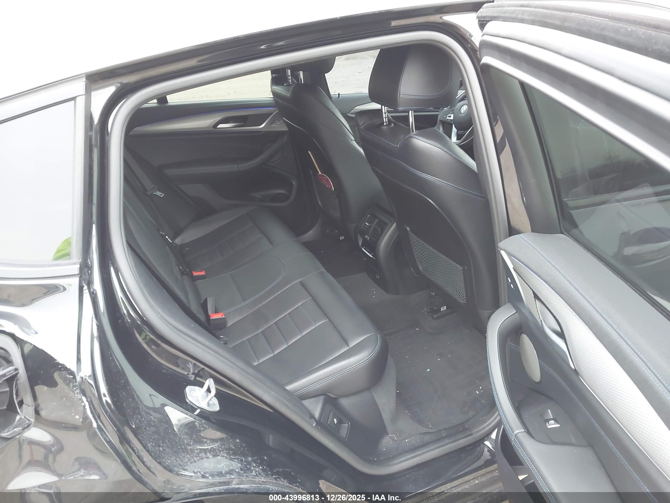 BMW X4 image 8