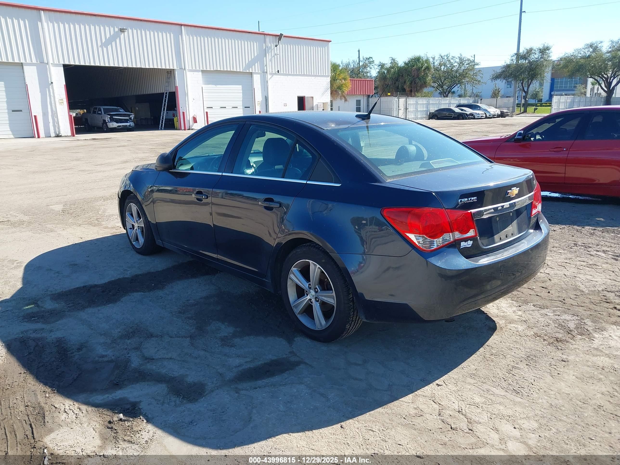 CHEVROLET CRUZE image 3