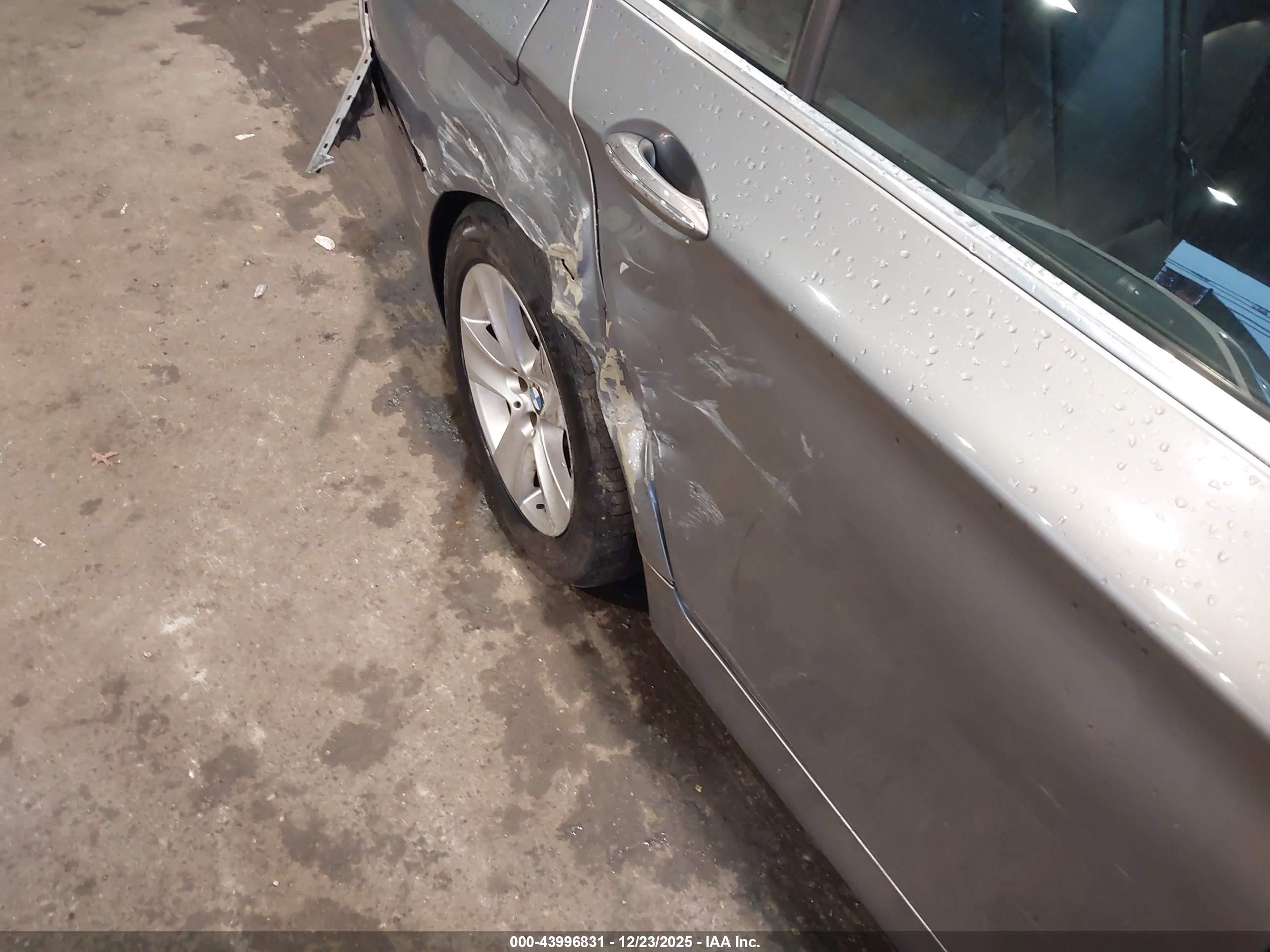 BMW 528I image 6