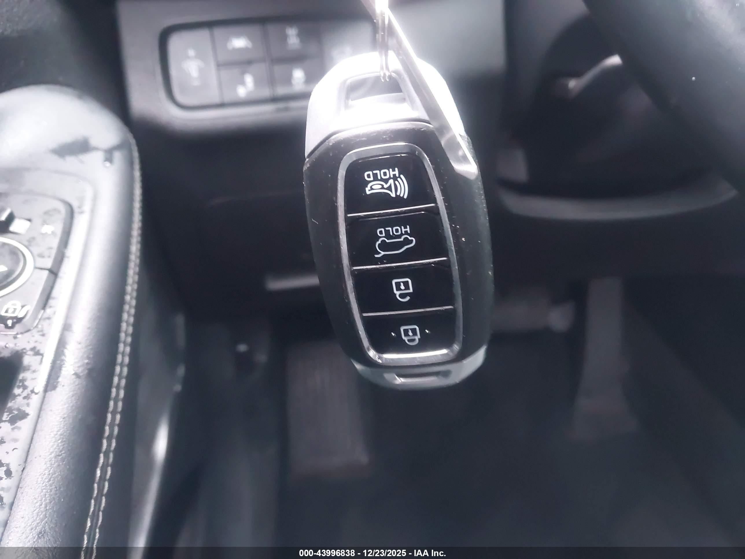 HYUNDAI SANTA image 11