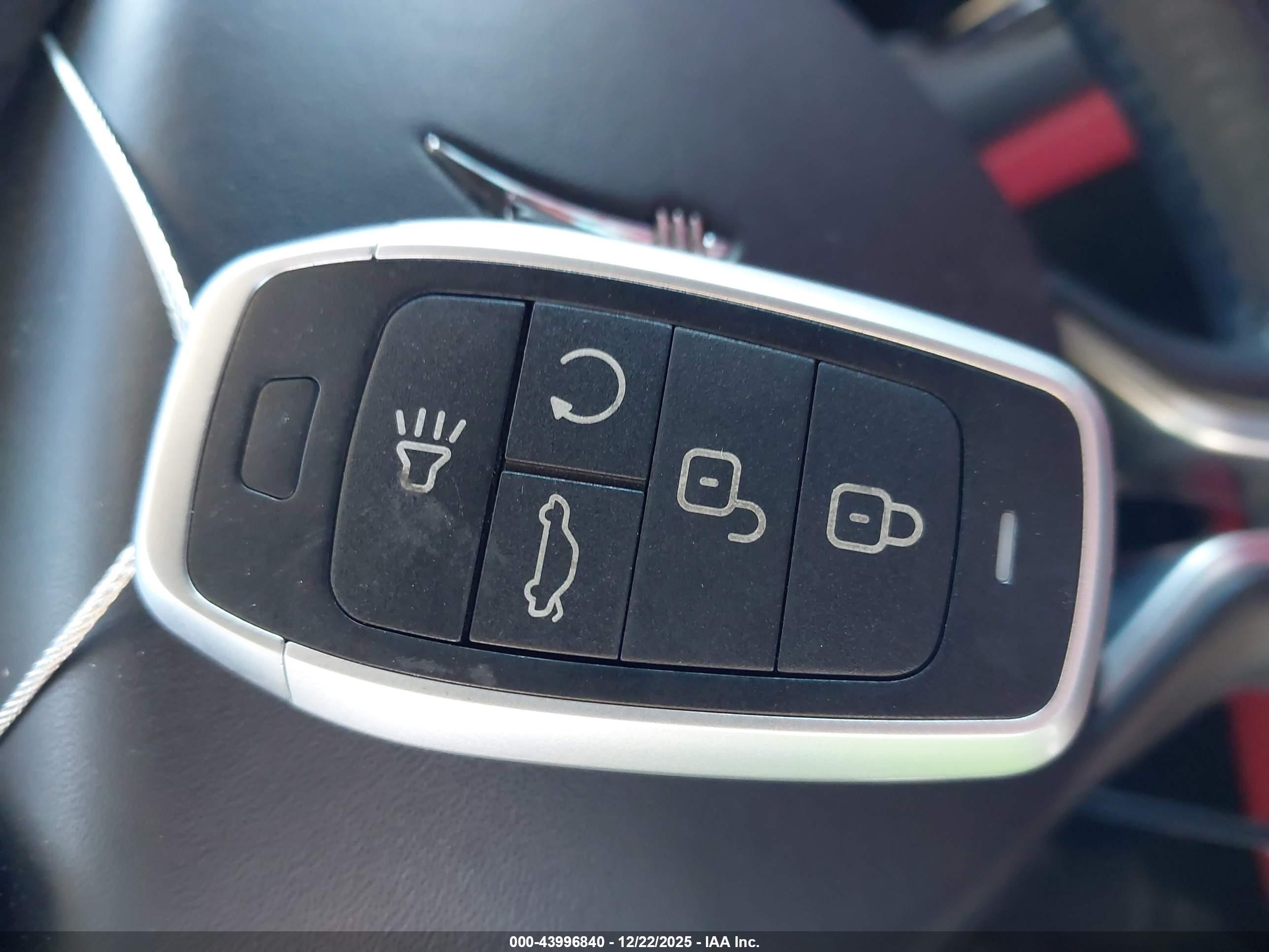 MASERATI LEVANTE image 11