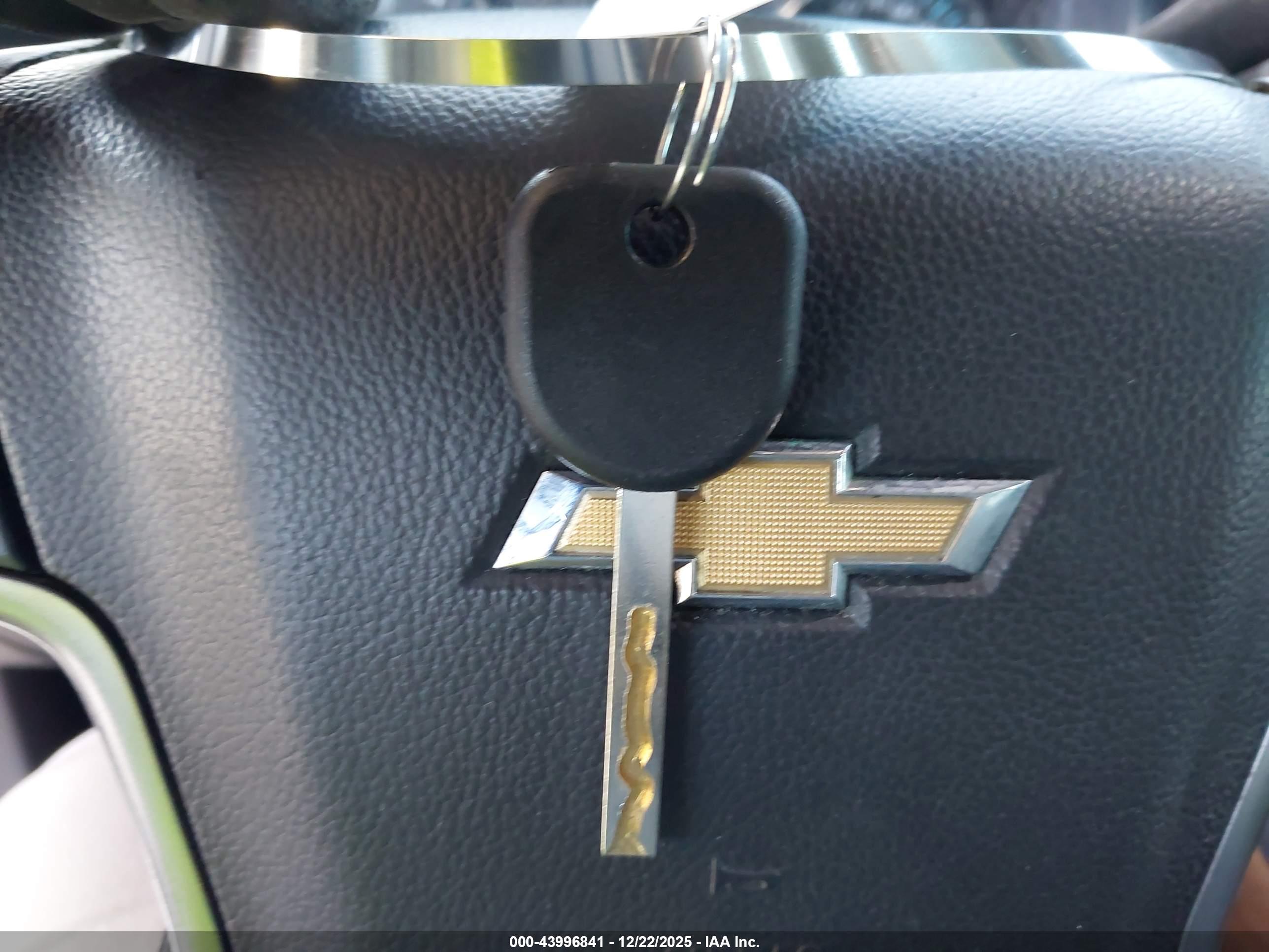 CHEVROLET SILVERADO image 11