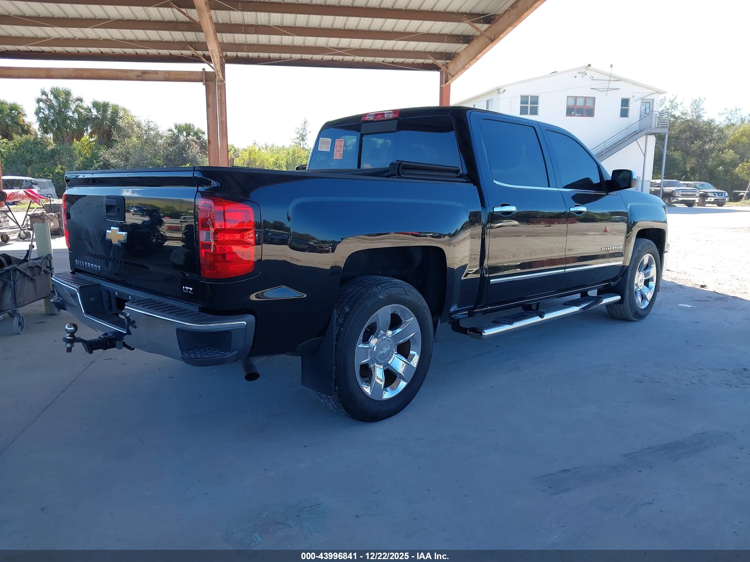 CHEVROLET SILVERADO image 4