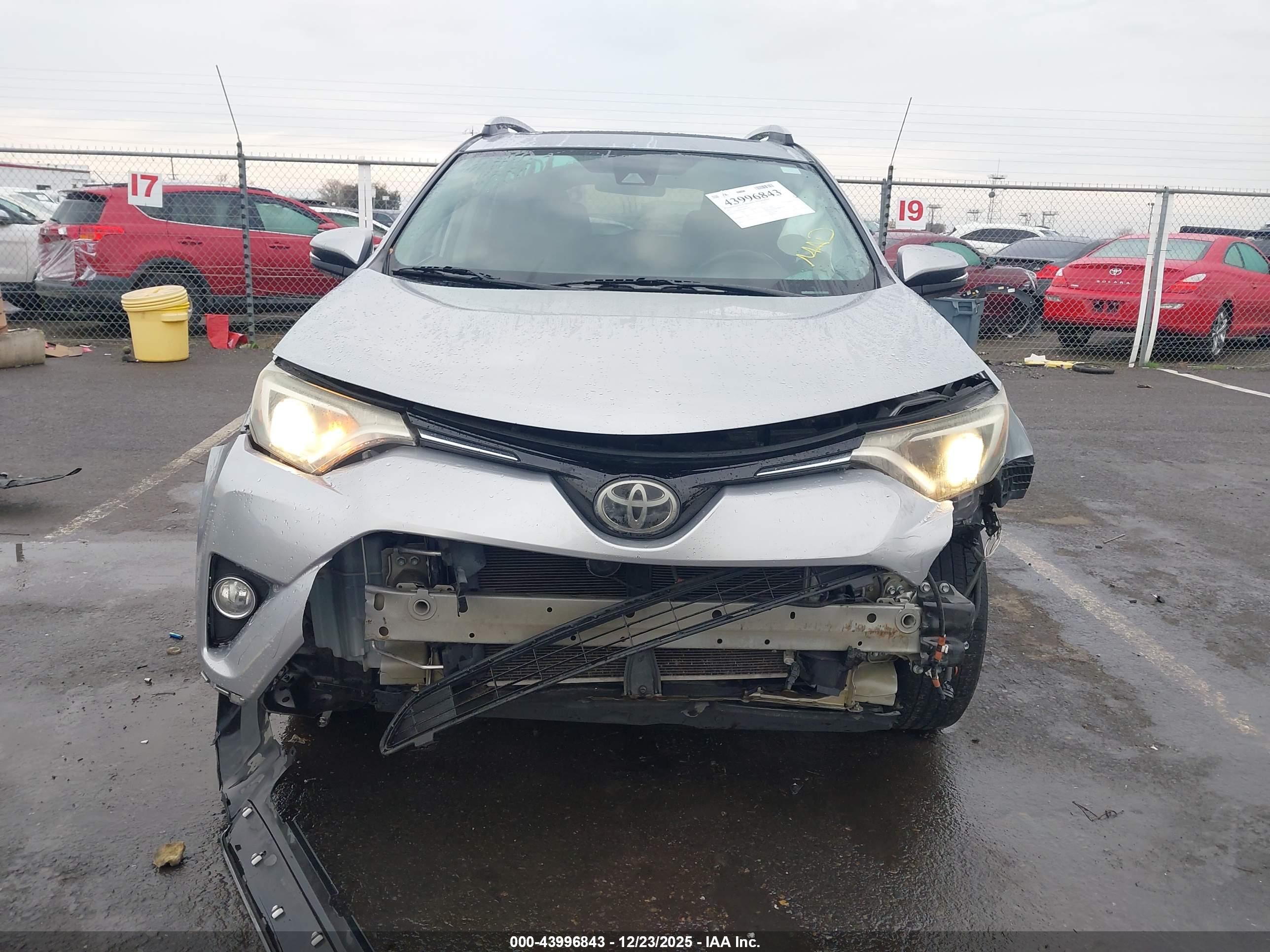 TOYOTA RAV4 image 6