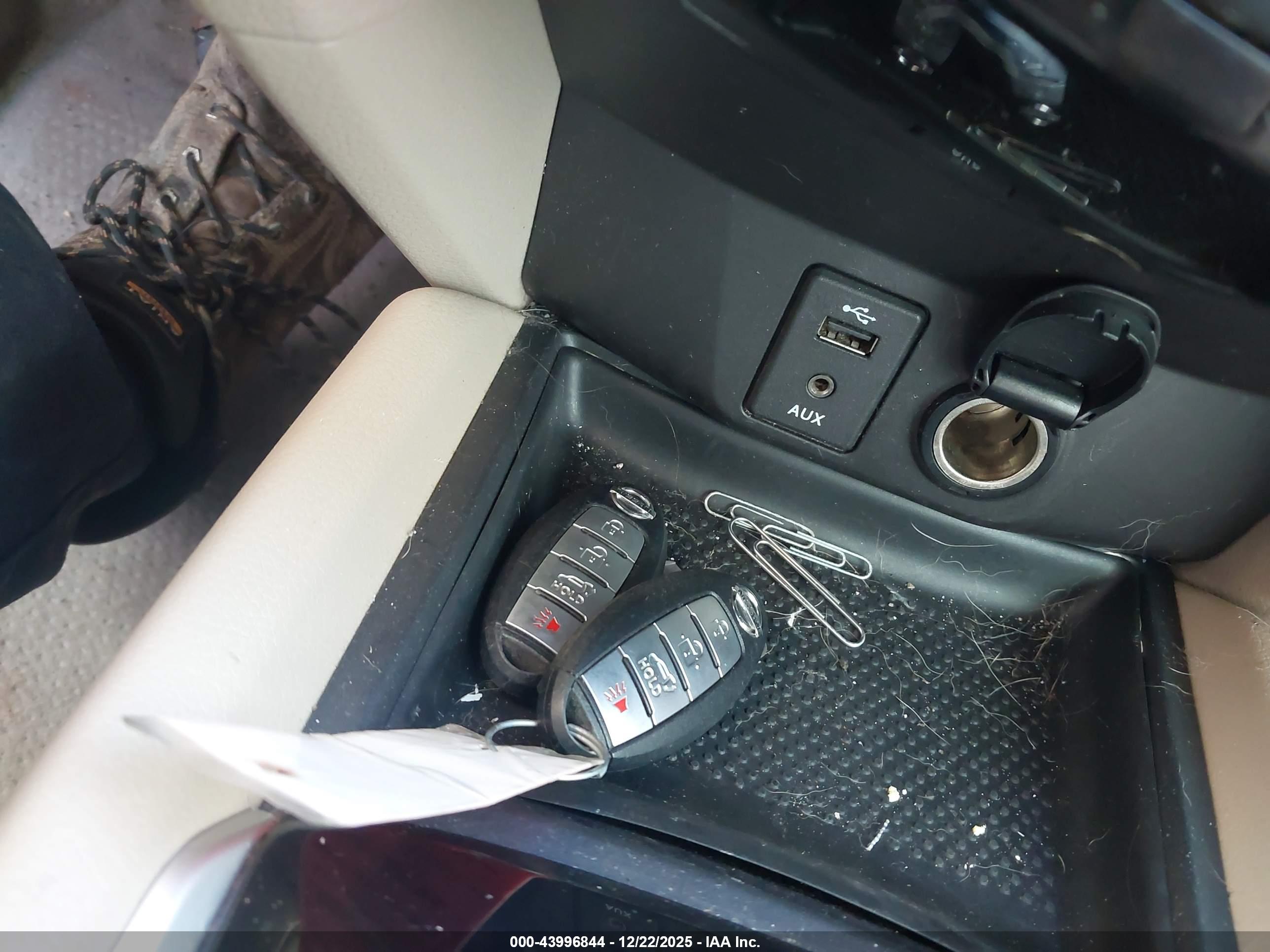 NISSAN ROGUE image 11