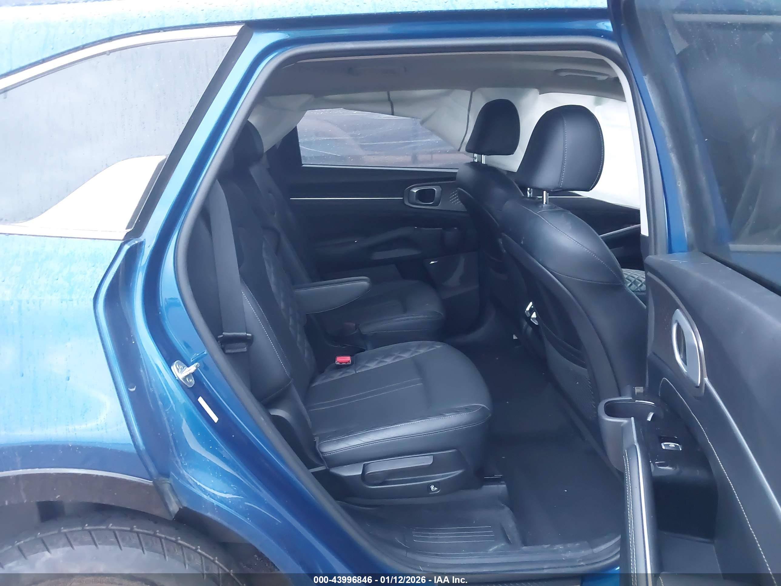 KIA SORENTO image 8