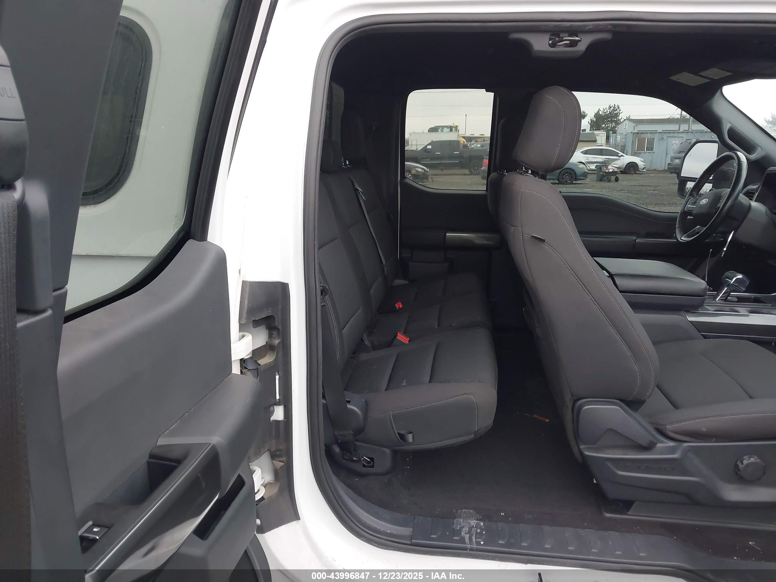 FORD F-150 image 8